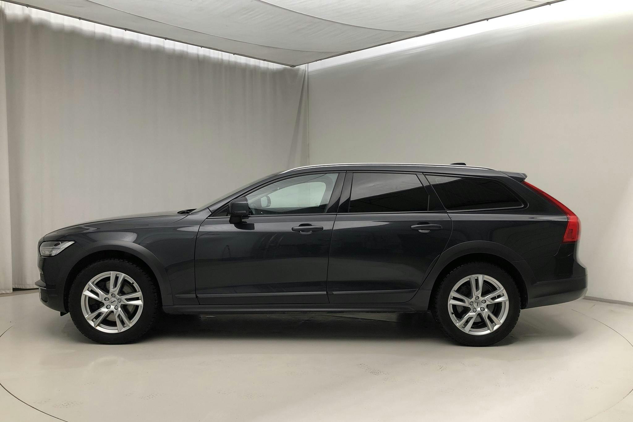 Volvo V90 D4 Cross Country AWD (190hk) - 108 580 km - Automatic - gray - 2019