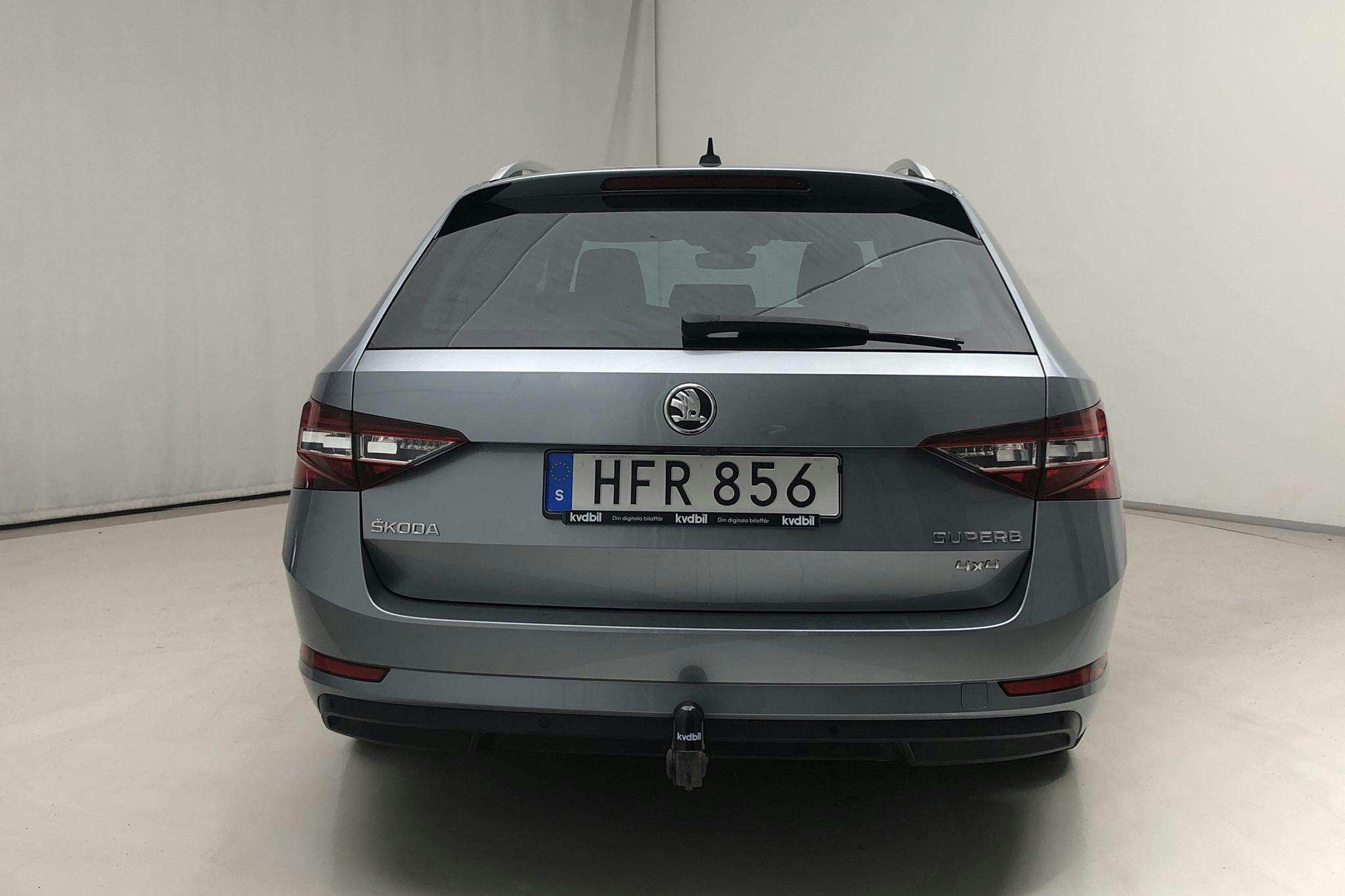 Skoda Superb 2.0 TDI 4x4 Kombi (190hk) - 118 210 km - Automatic - gray - 2018