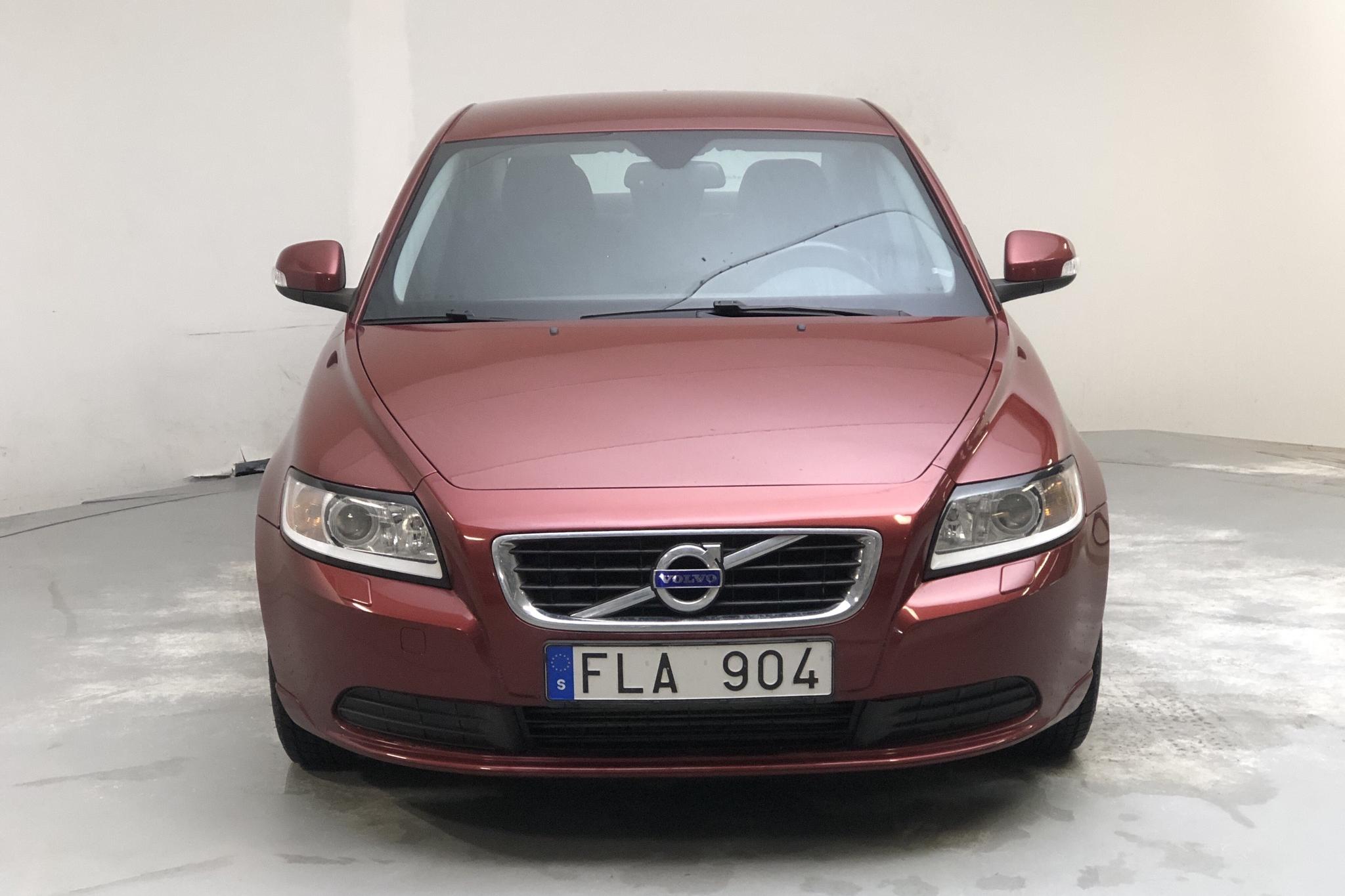 Volvo S40 D2 (115hk) - 15 001 mil - Manuell - röd - 2011