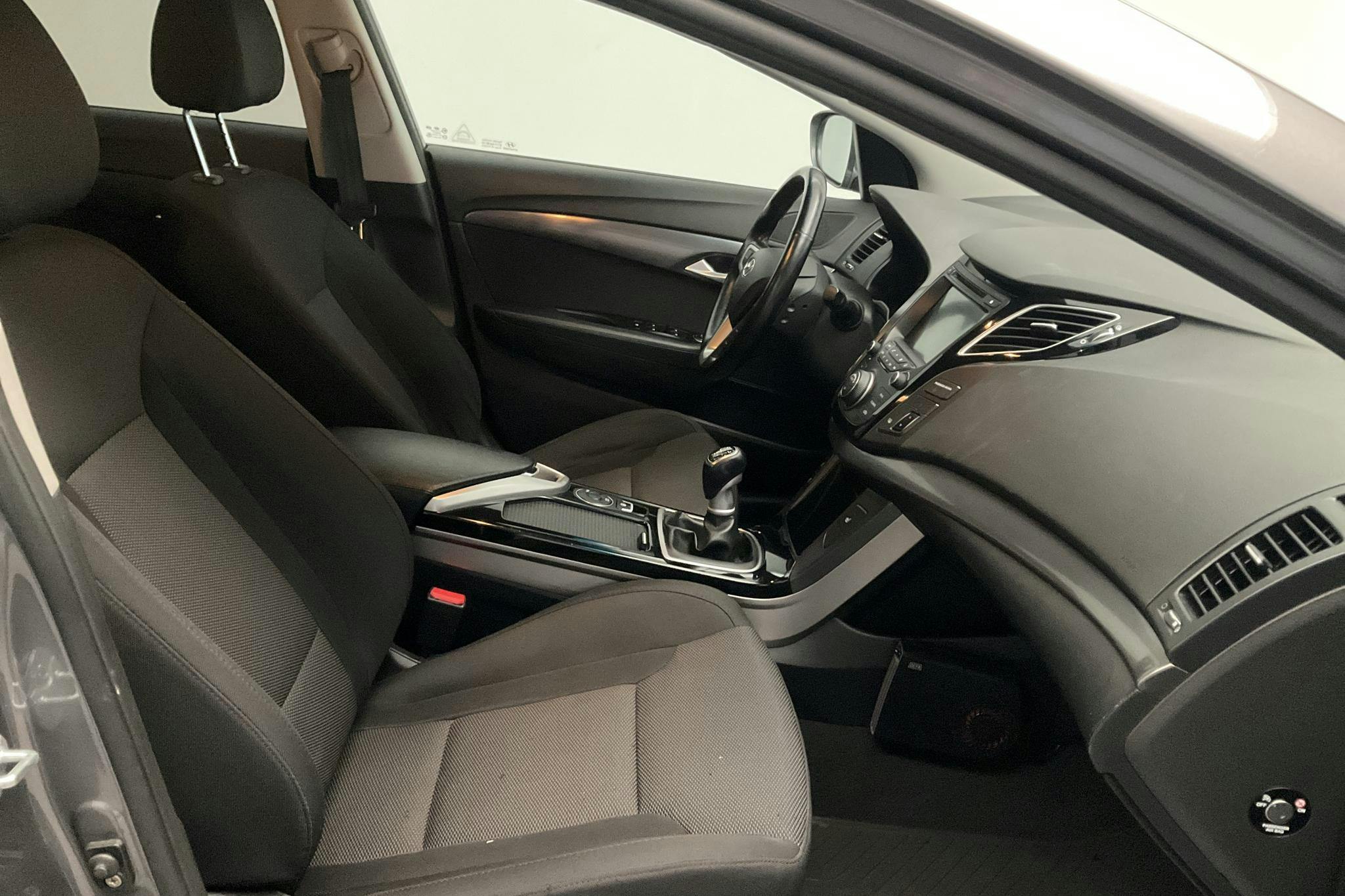 Hyundai i40 1.7 CRDi Kombi (136hk) - 92 040 km - Manual - silver - 2013