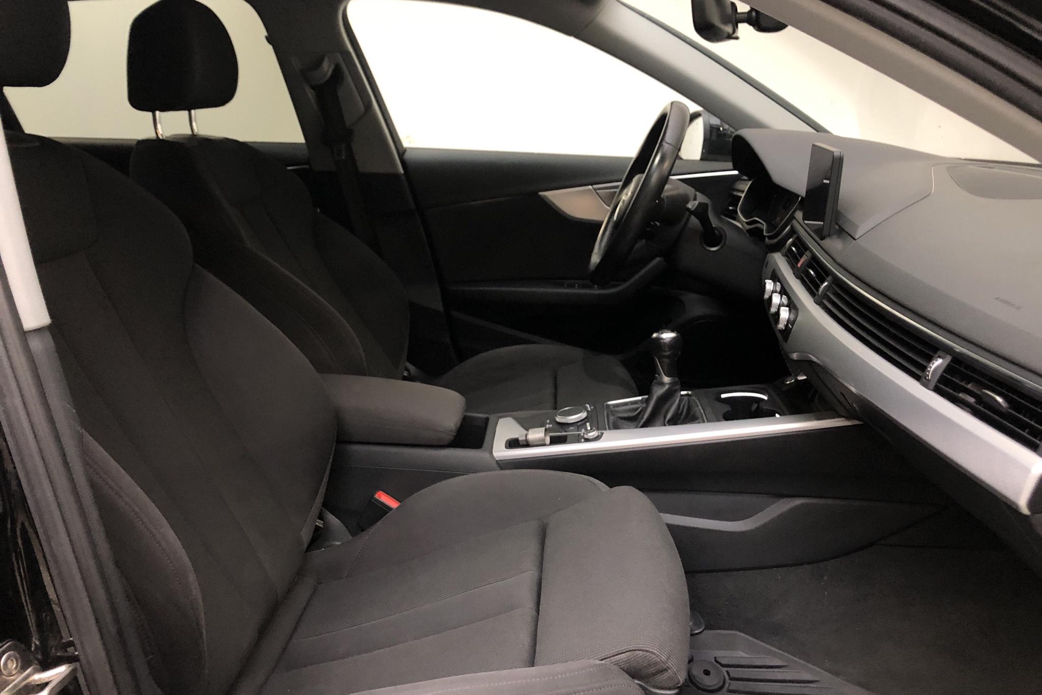 Audi A4 2.0 TDI Avant (150hk) - 18 979 mil - Manuell - svart - 2016