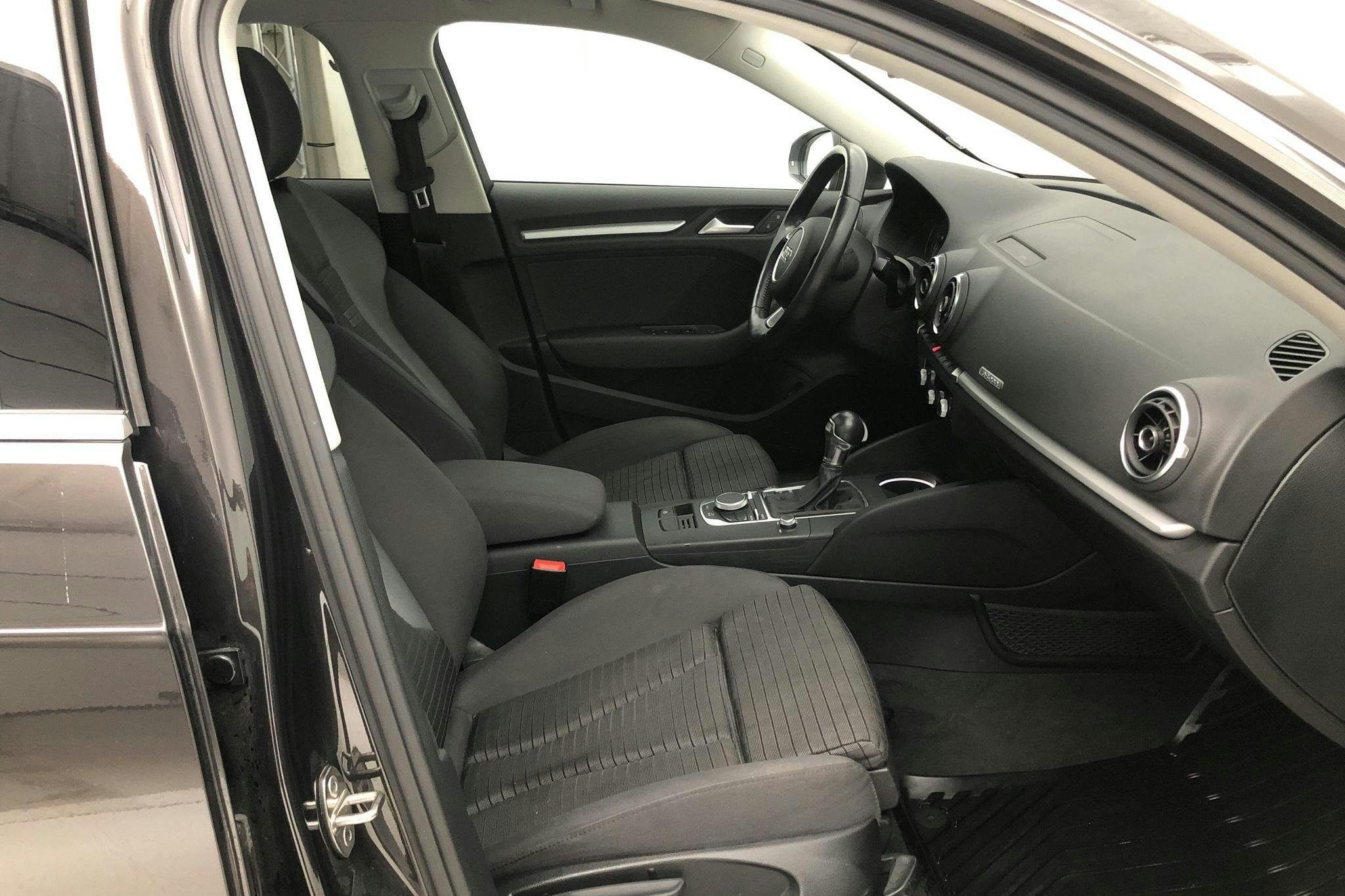Audi A3 1.4 TFSI e-tron Sportback (150hk) - 73 210 km - Automatic - brown - 2016