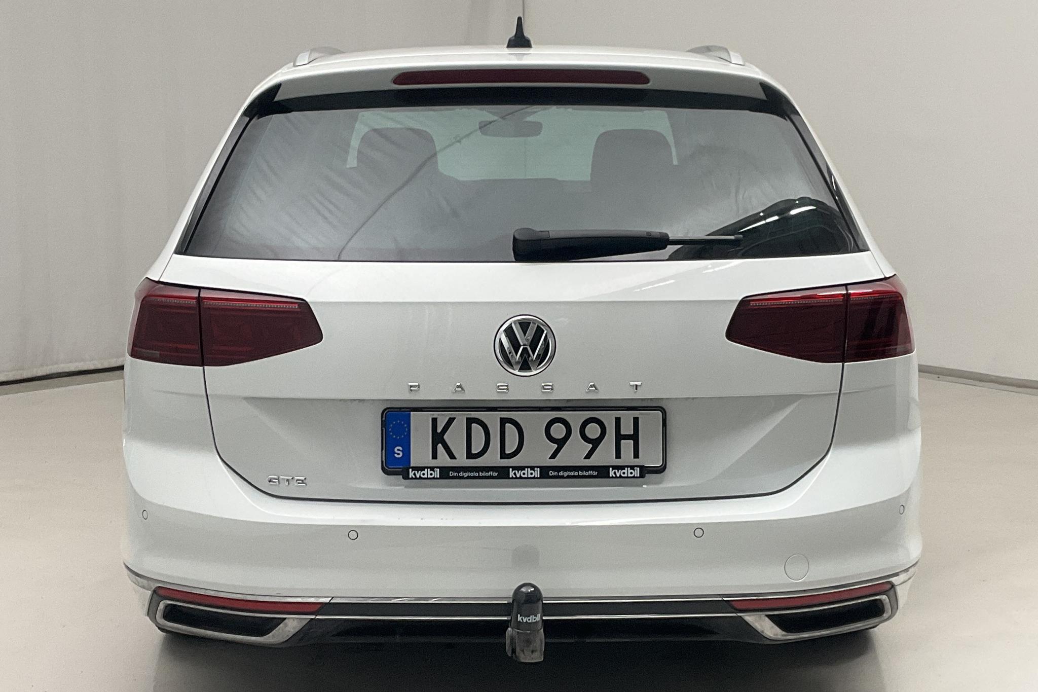 VW Passat 1.4 GTE Sportscombi (218hk) - 3 970 mil - Automat - vit - 2020