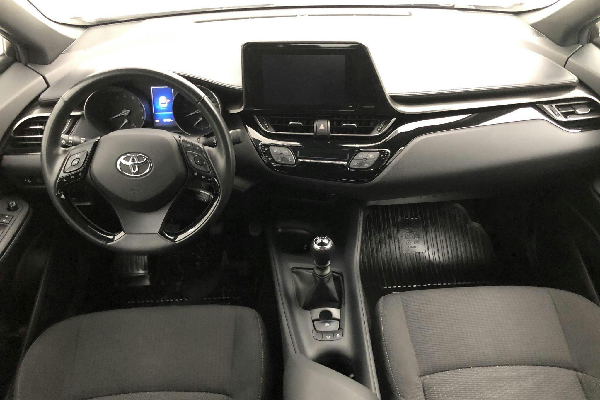 Toyota C-HR 1.2T 2WD (116hk) - 6 049 mil - Manuell - vit - 2019