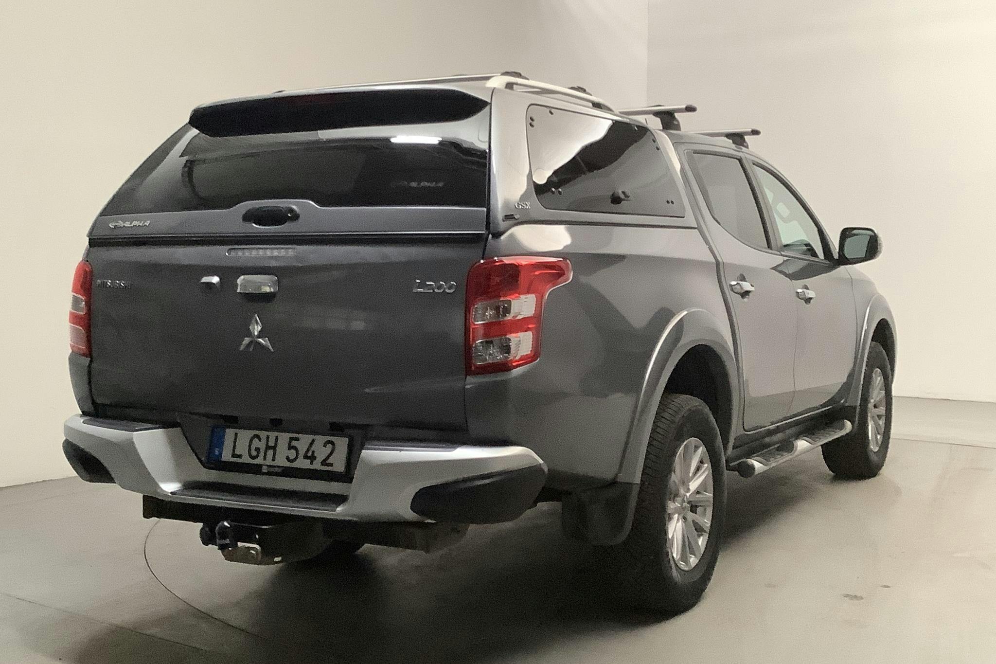 Mitsubishi L200 2.4 DI-D (181hk) - 120 400 km - Automatic - gray - 2016