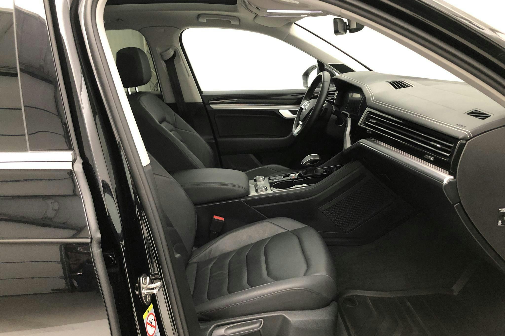 VW Touareg V6 TDI 4Motion (286hk) - 89 420 km - Automatic - black - 2019