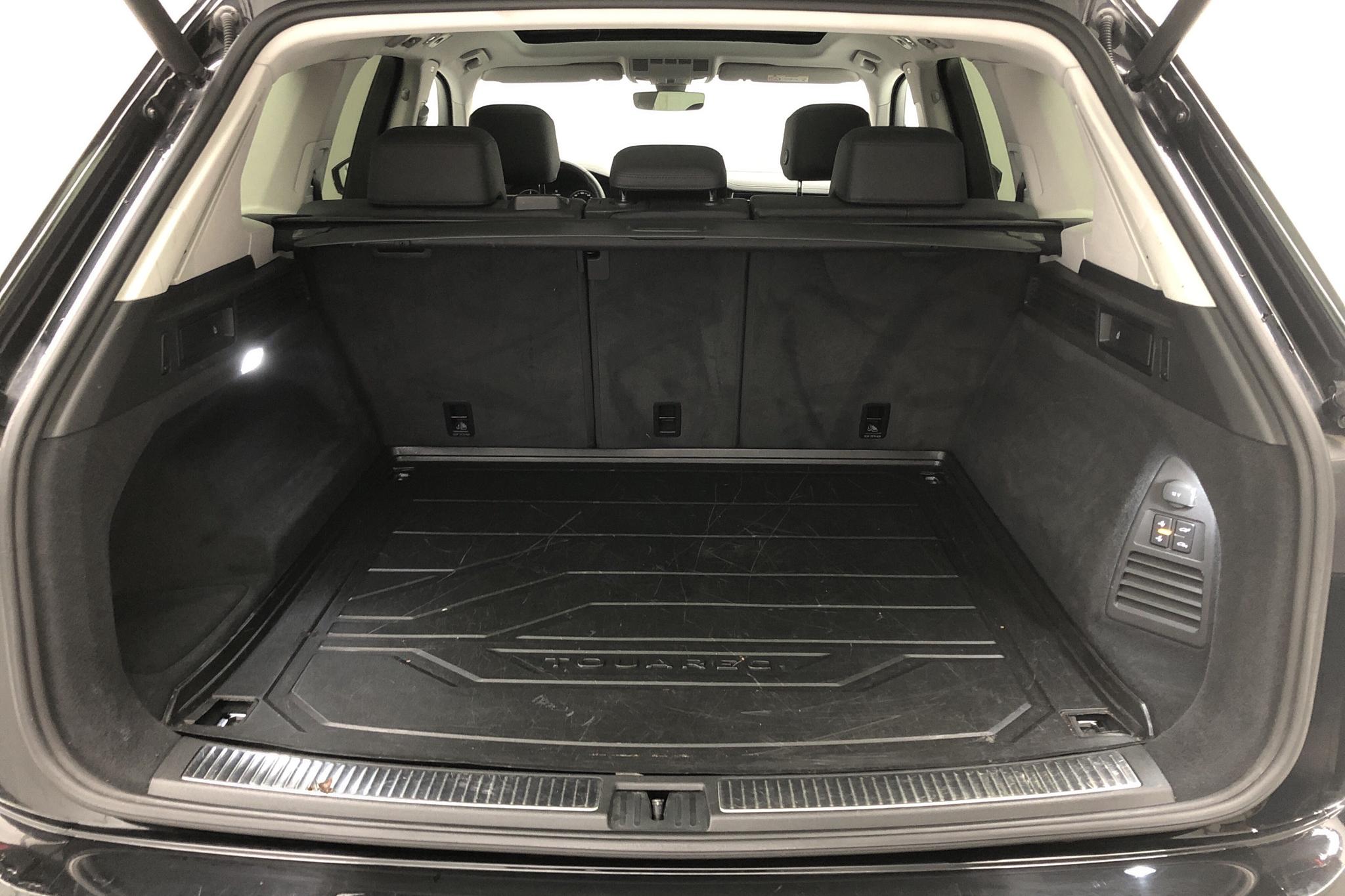 VW Touareg V6 TDI 4Motion (286hk) - 89 420 km - Automatic - black - 2019