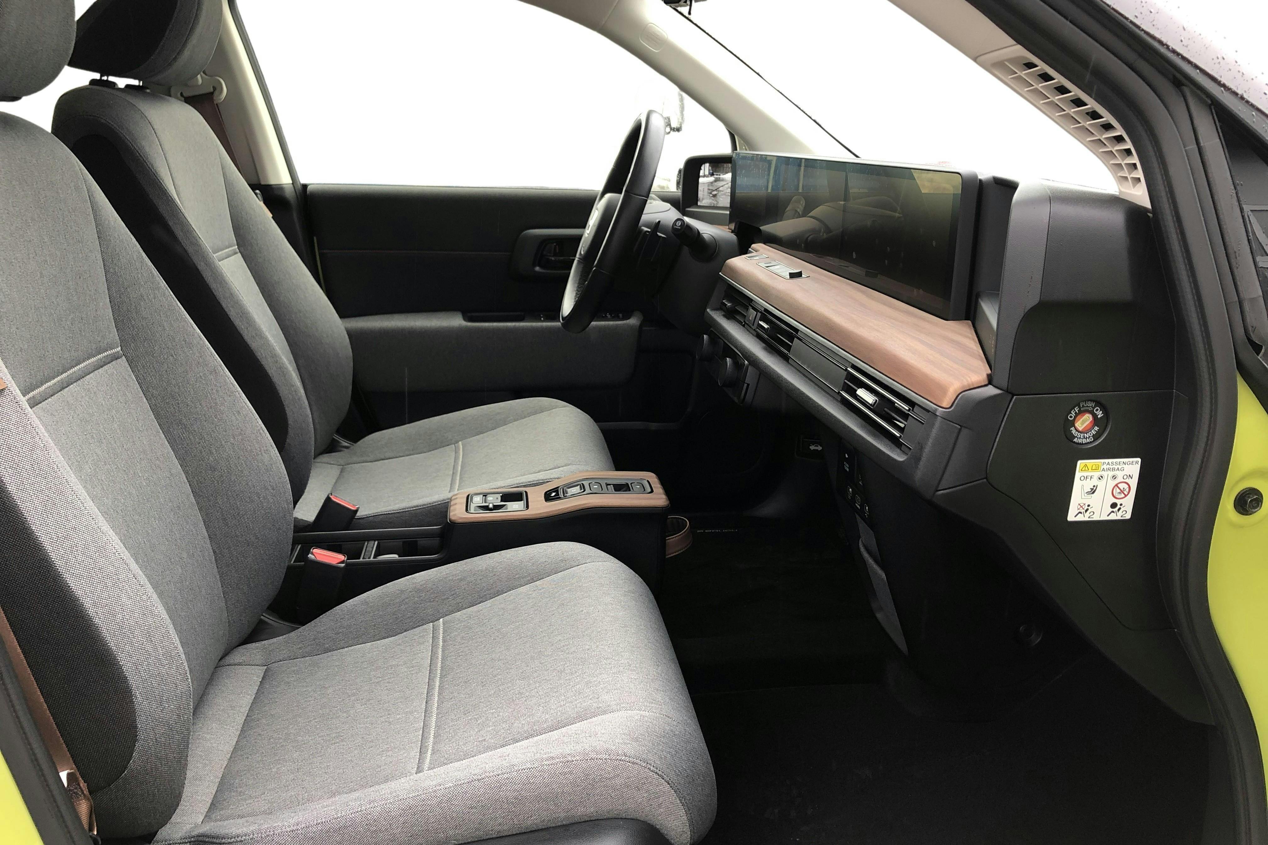 Honda E 35,5 kWh (154hk) - 1 111 mil - Automat - gul - 2020