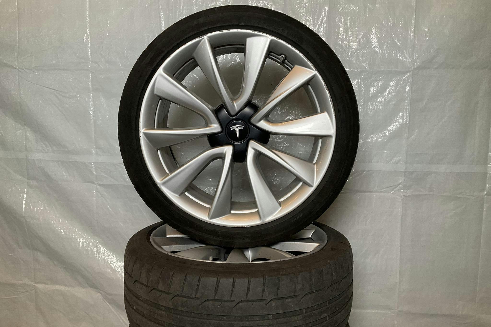 Tesla Model 3 Long Range Dual Motor AWD - 11 546 mil - Automat - svart - 2019