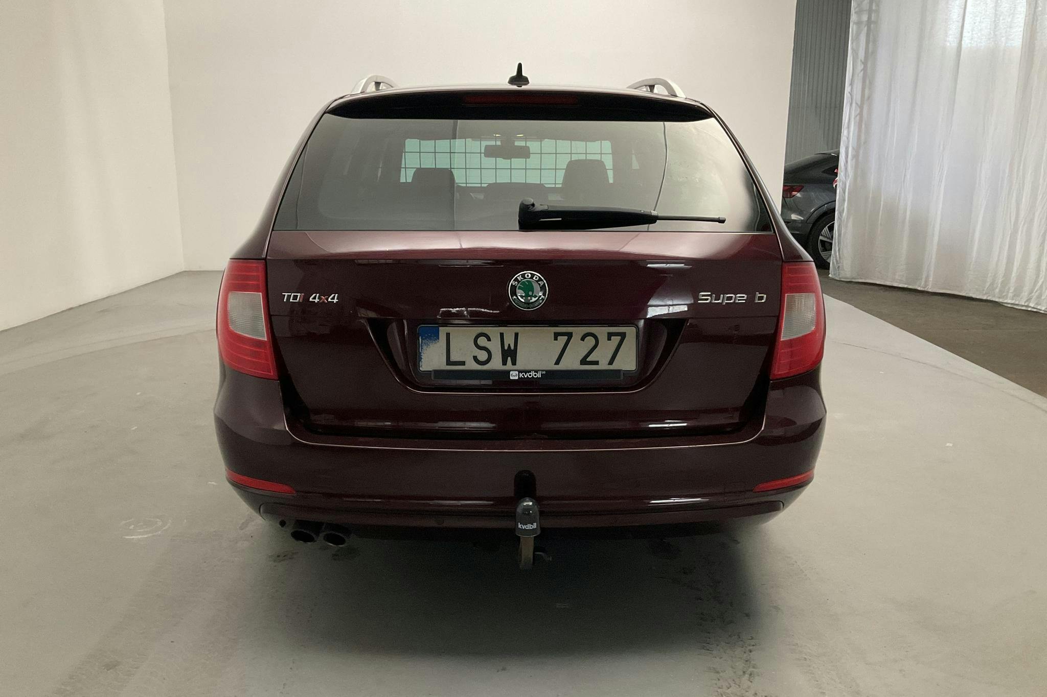 Skoda Superb 2.0 TDI Kombi 4X4 (140hk) - 174 070 km - Automatic - Dark Red - 2012