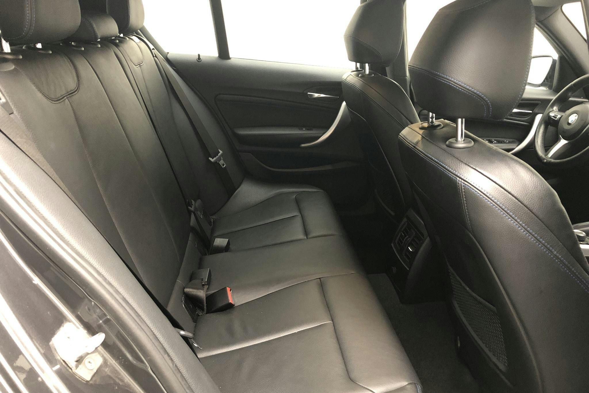 BMW 118i 5dr, F20 (136hk) - 8 975 mil - Manuell - grå - 2019