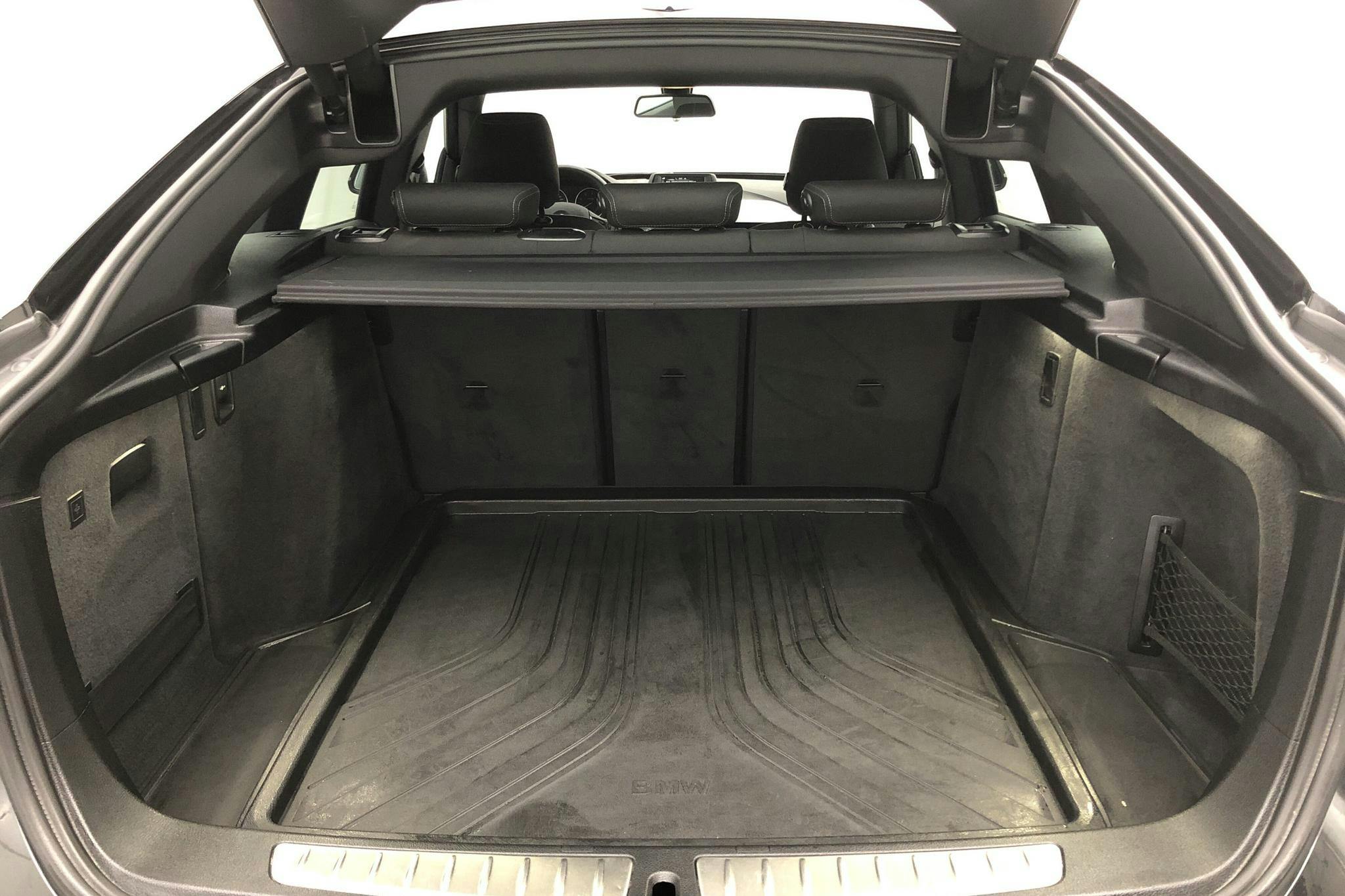 BMW 320d GT xDrive, F34 (184hk) - 17 859 mil - Automat - svart - 2015