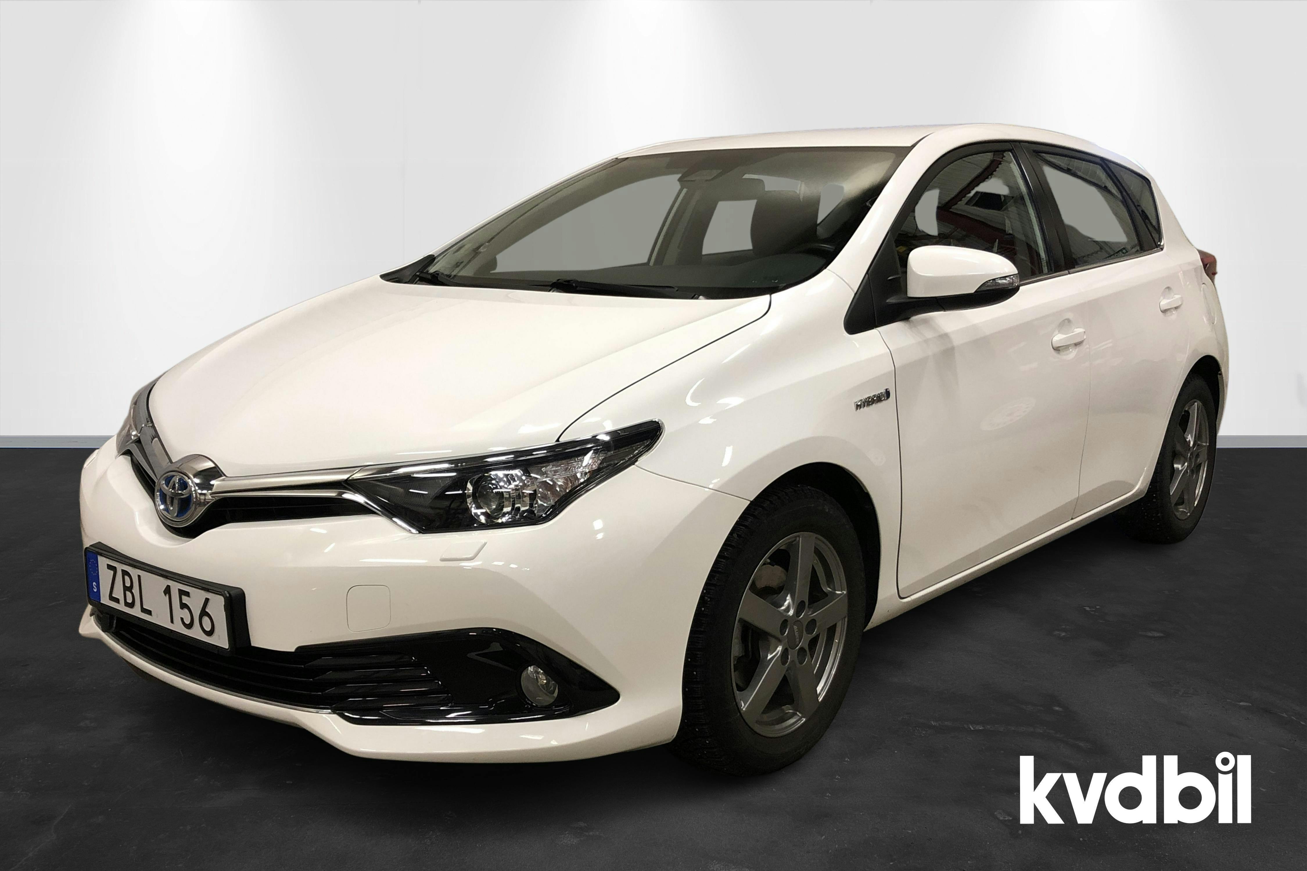 Toyota Auris 1.8 HSD 5dr (99hk) - 1 991 mil - Automat - vit - 2018