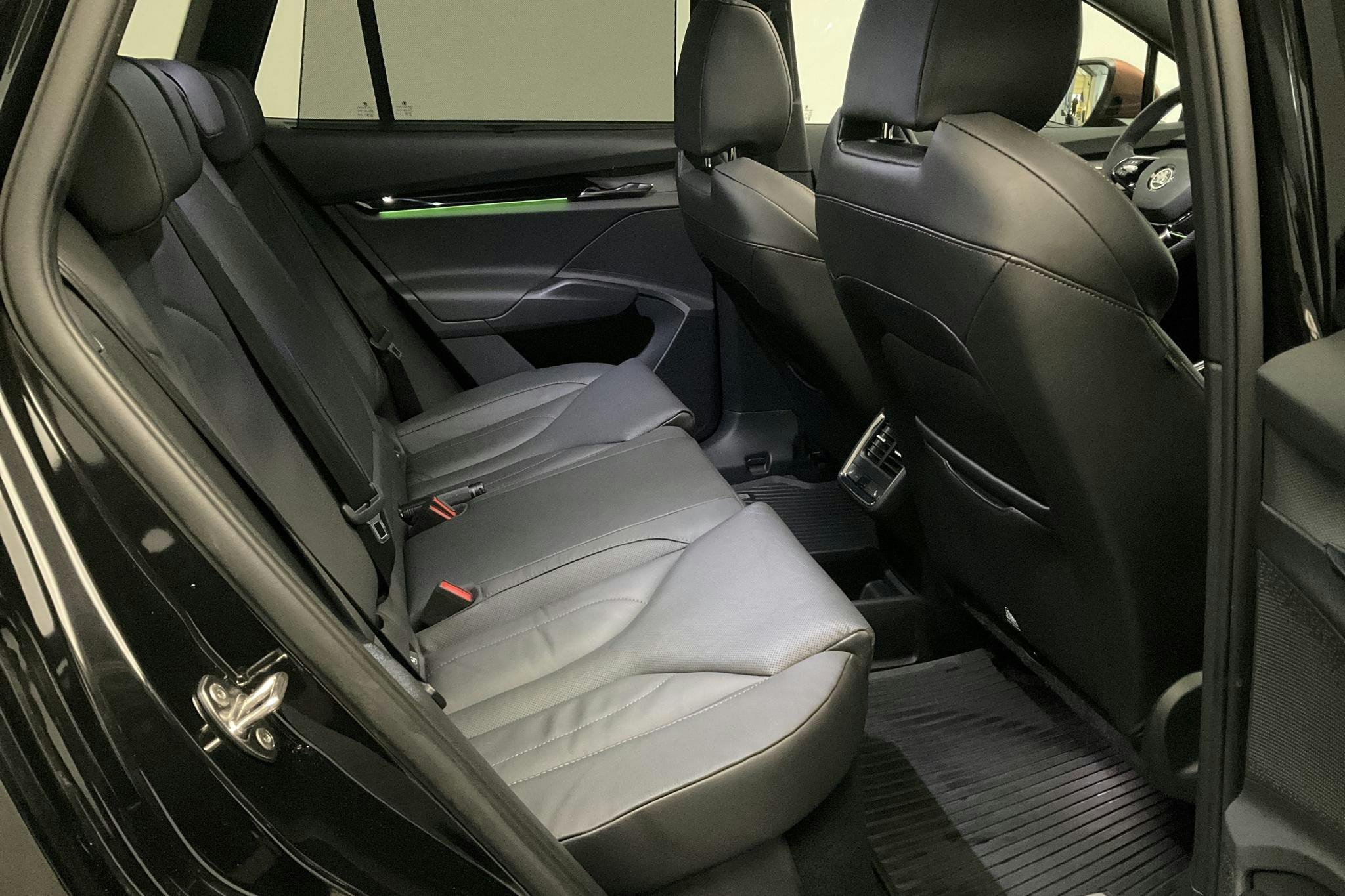 Skoda Enyaq 80x iV (265hk) - 22 740 km - Automatic - black - 2022
