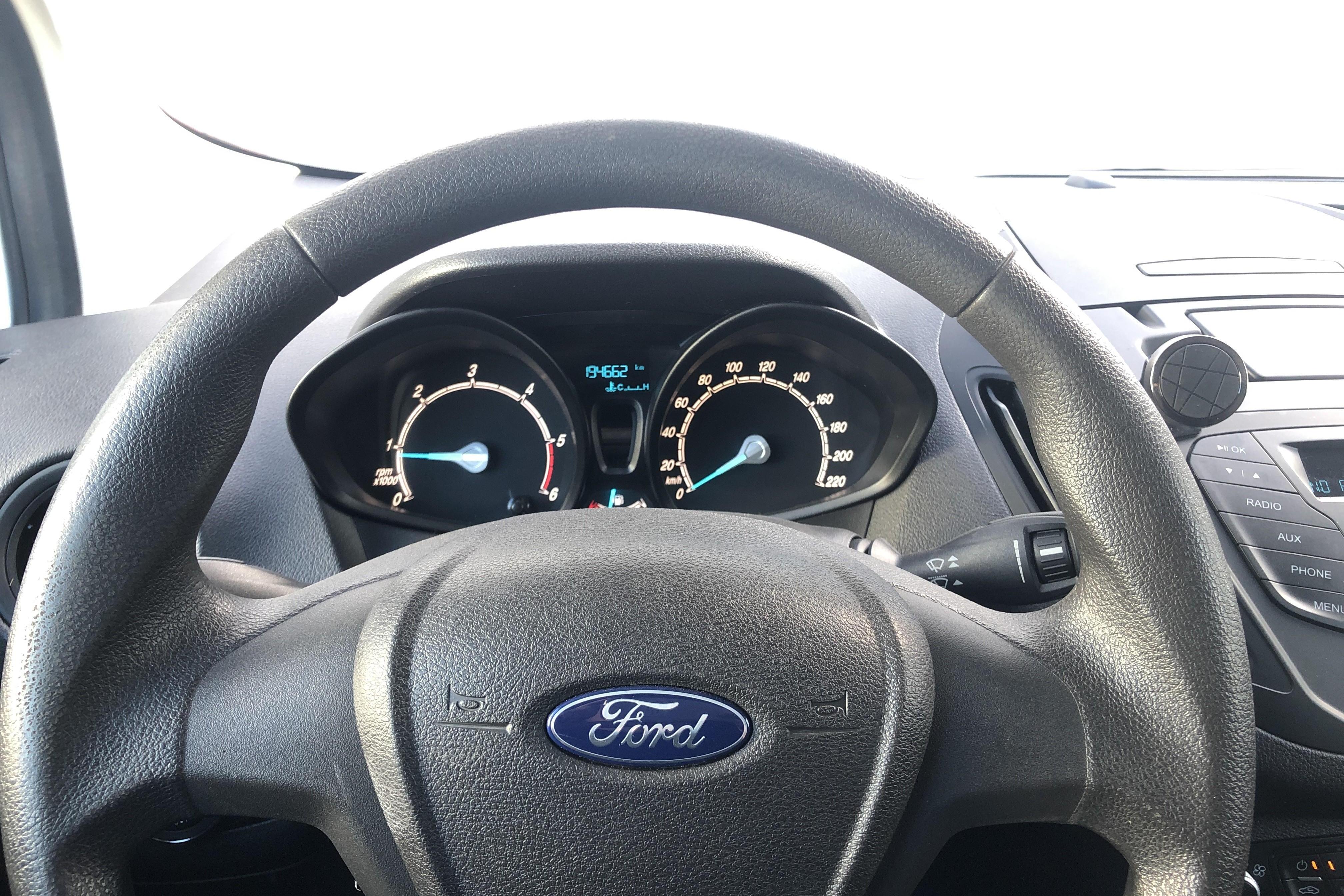 Ford Transit Courier 1.5 TDCI (75hk) - 194 660 km - Manual - white - 2017