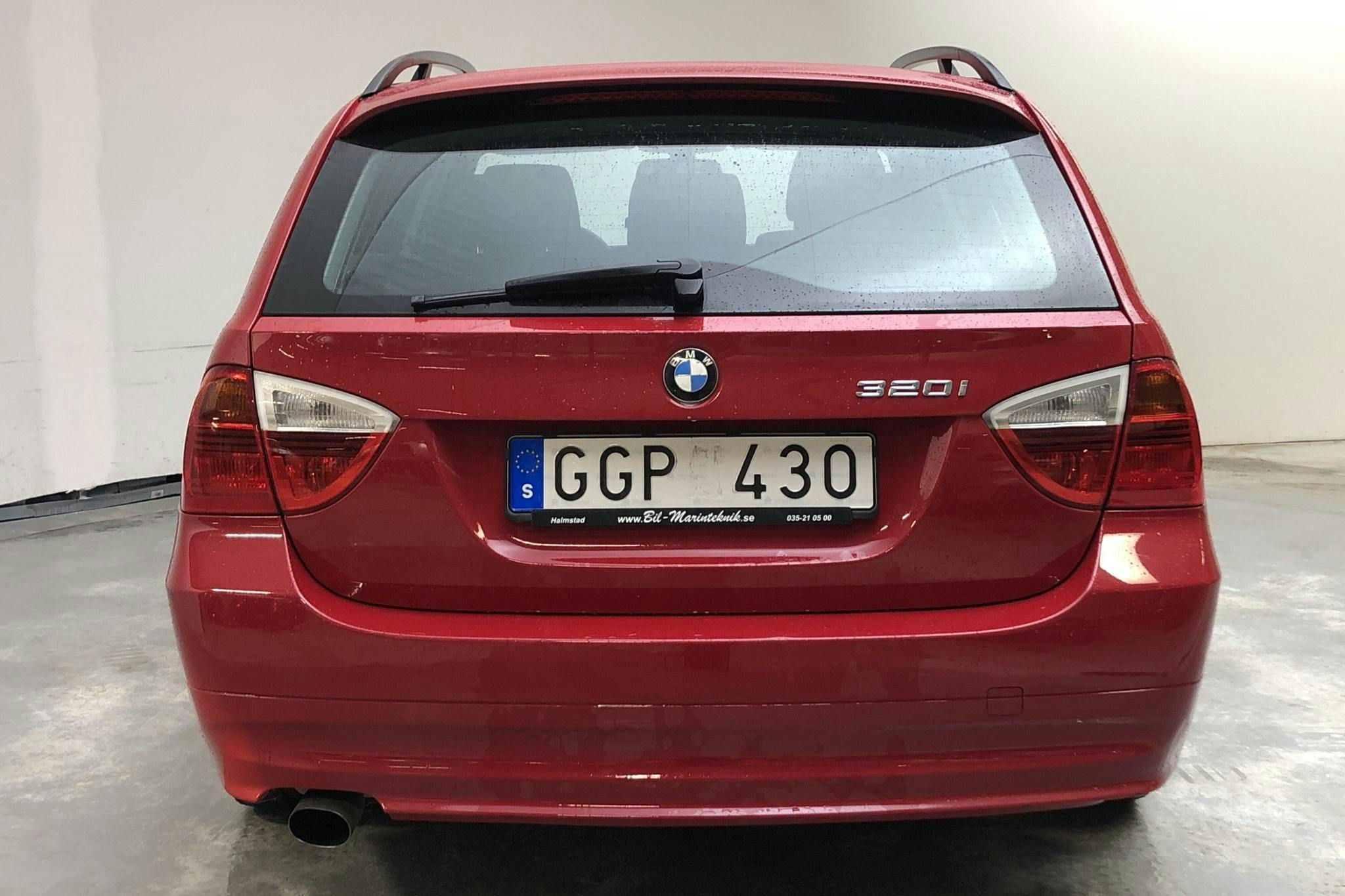 BMW 320i Touring, E91 (150hk) - 121 910 km - Manual - red - 2007