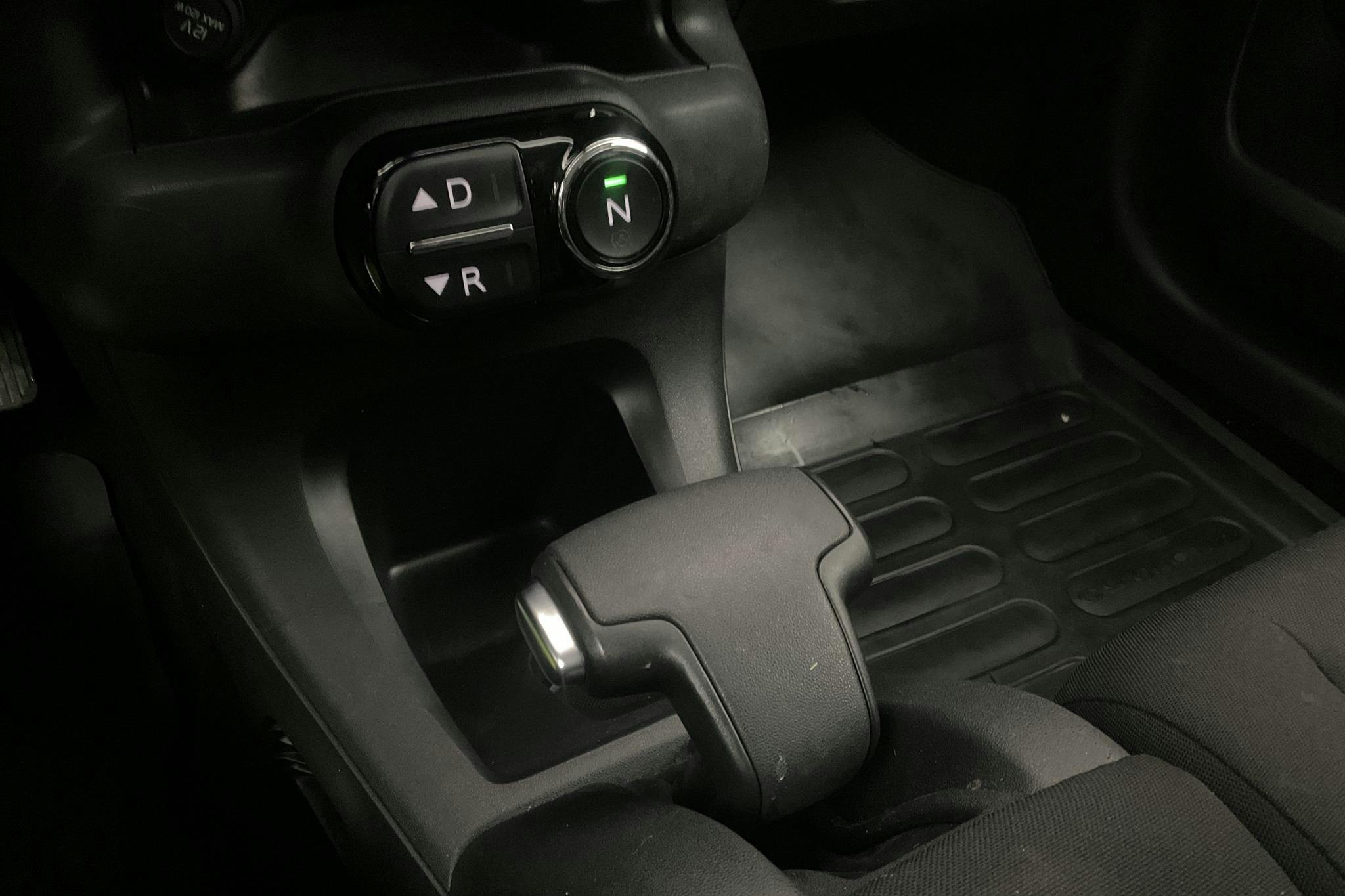 Citroen C4 Cactus PureTech (82hk) - 4 335 mil - Automat - svart - 2017