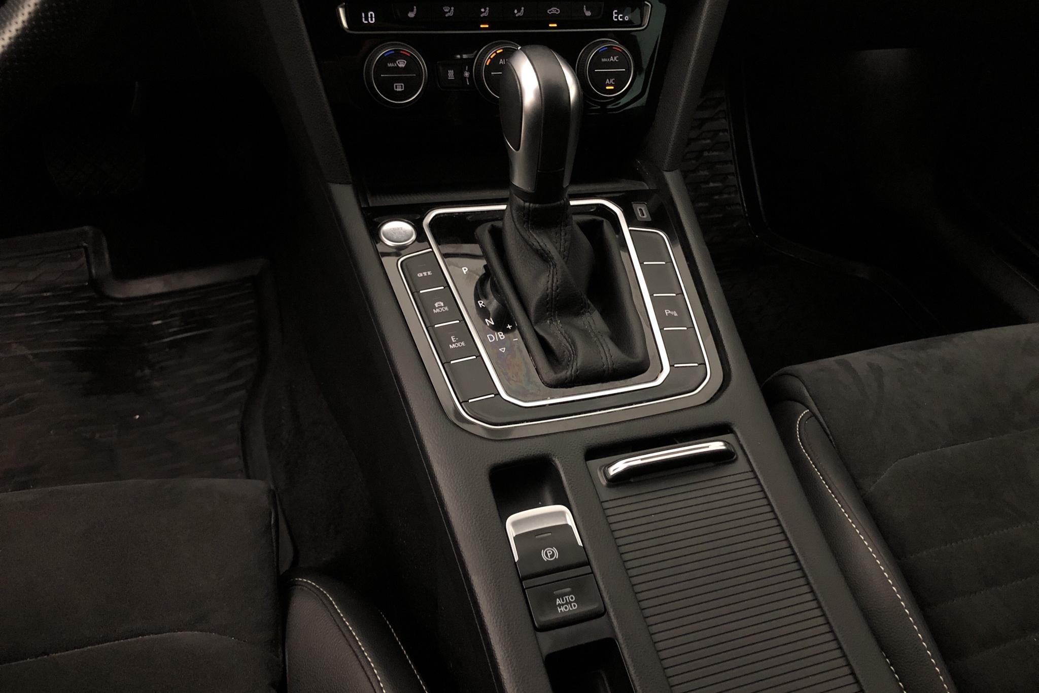 VW Passat 1.4 GTE Sportscombi (218hk) - 7 708 mil - Automat - vit - 2020