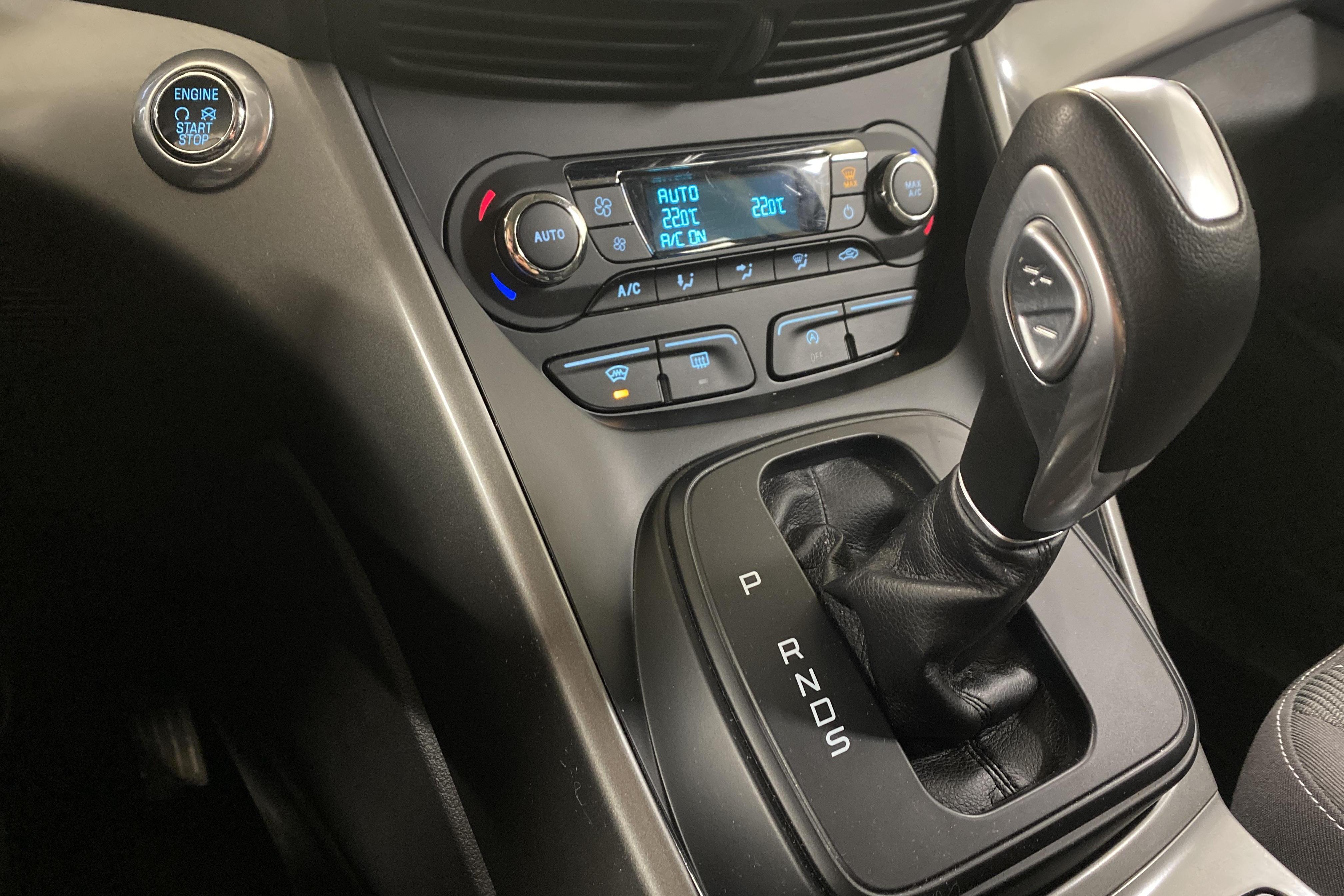 Ford Kuga 2.0 TDCi AWD (150hk) - 69 100 km - Automatic - gray - 2015