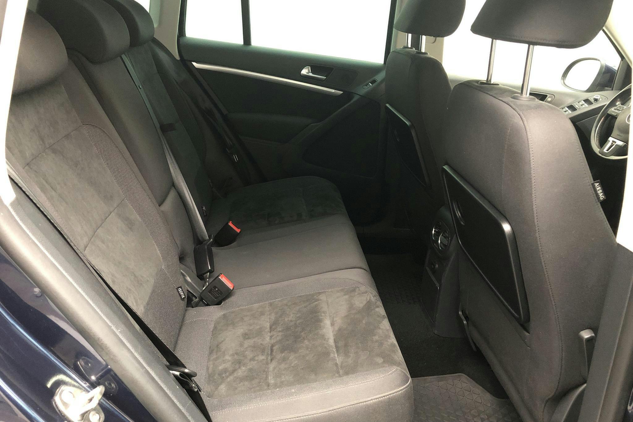 VW Tiguan 2.0 TFSI (211hk) - 10 010 mil - Automat - Dark Blue - 2013