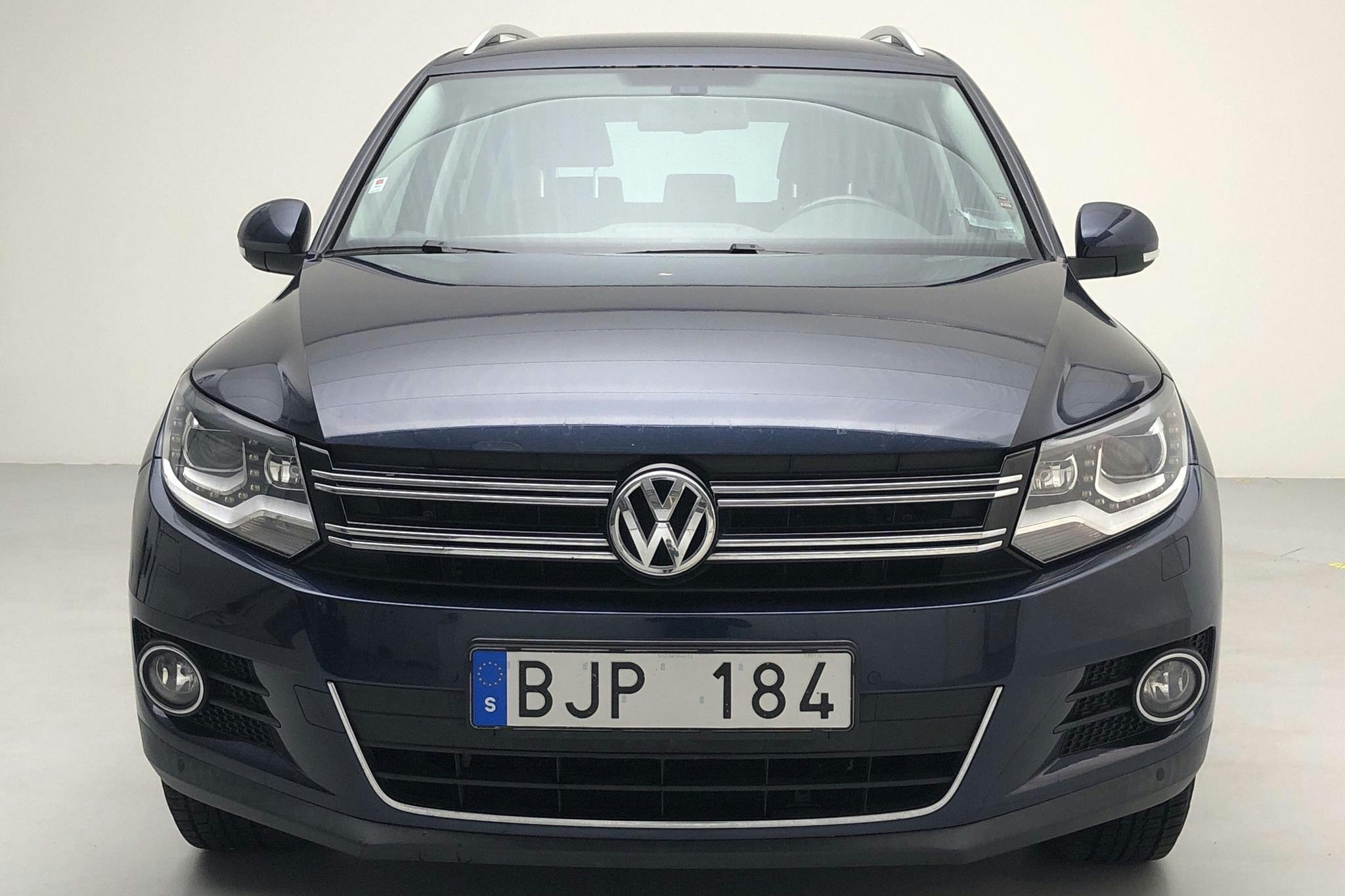 VW Tiguan 2.0 TFSI (211hk) - 10 010 mil - Automat - Dark Blue - 2013
