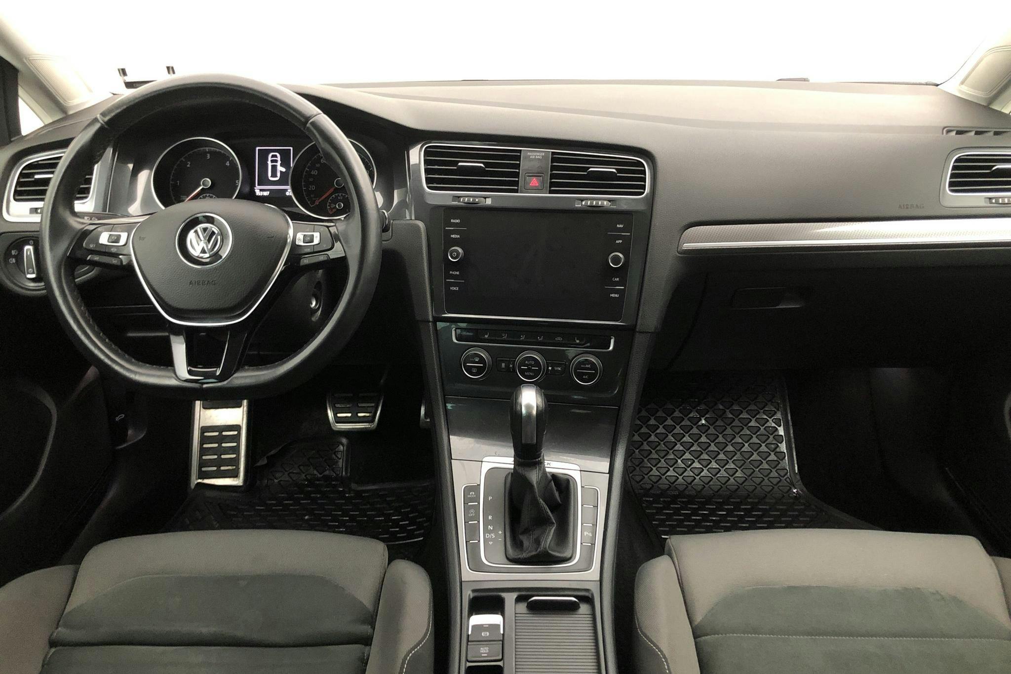VW Golf Alltrack 2.0 TDI Sportscombi 4MOTION (184hk) - 153 190 km - Automatic - Dark Red - 2020