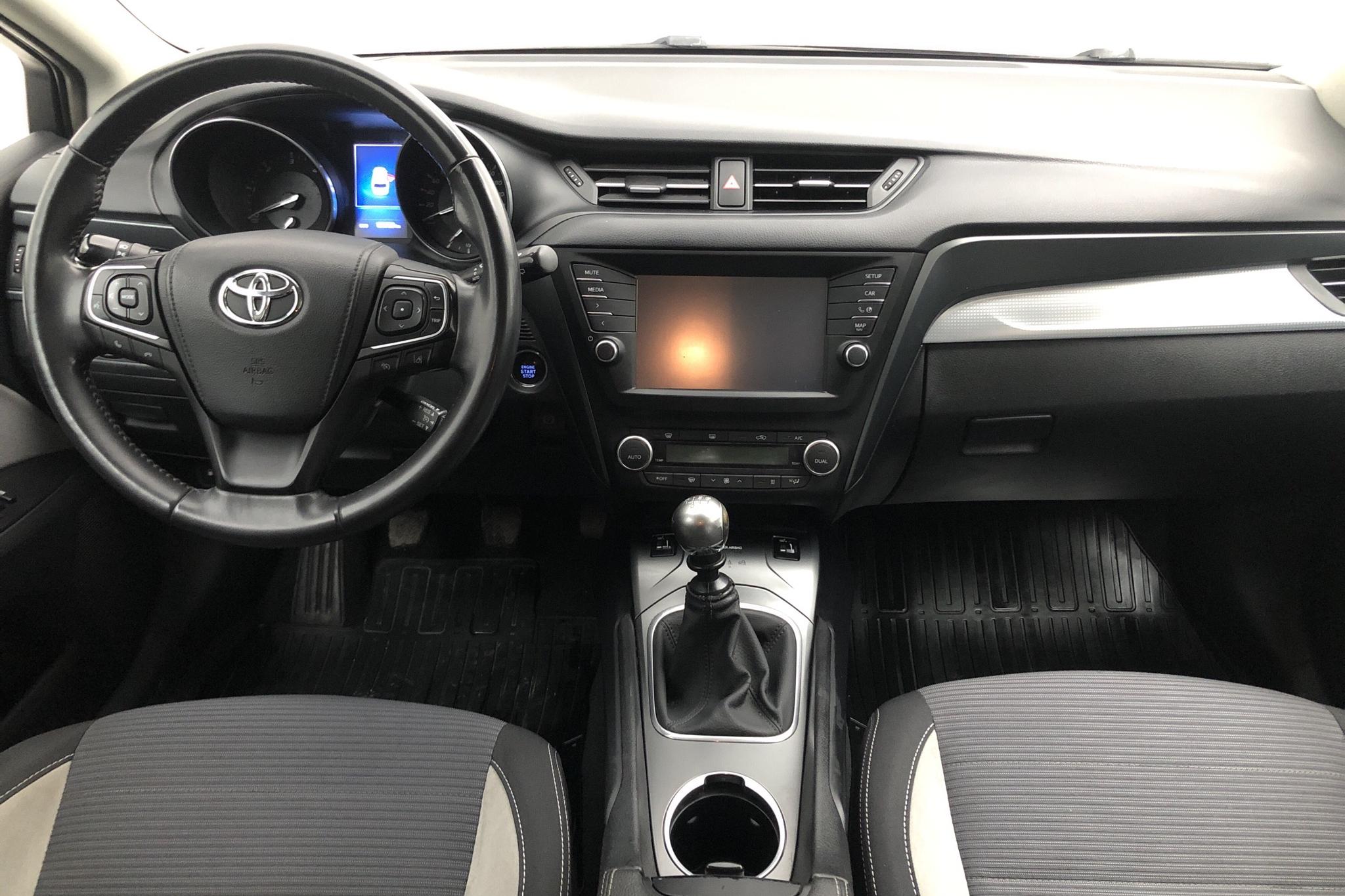 Toyota Avensis 2.0 D-4D Touring Sports (143hk) - 168 750 km - Manual - brown - 2016