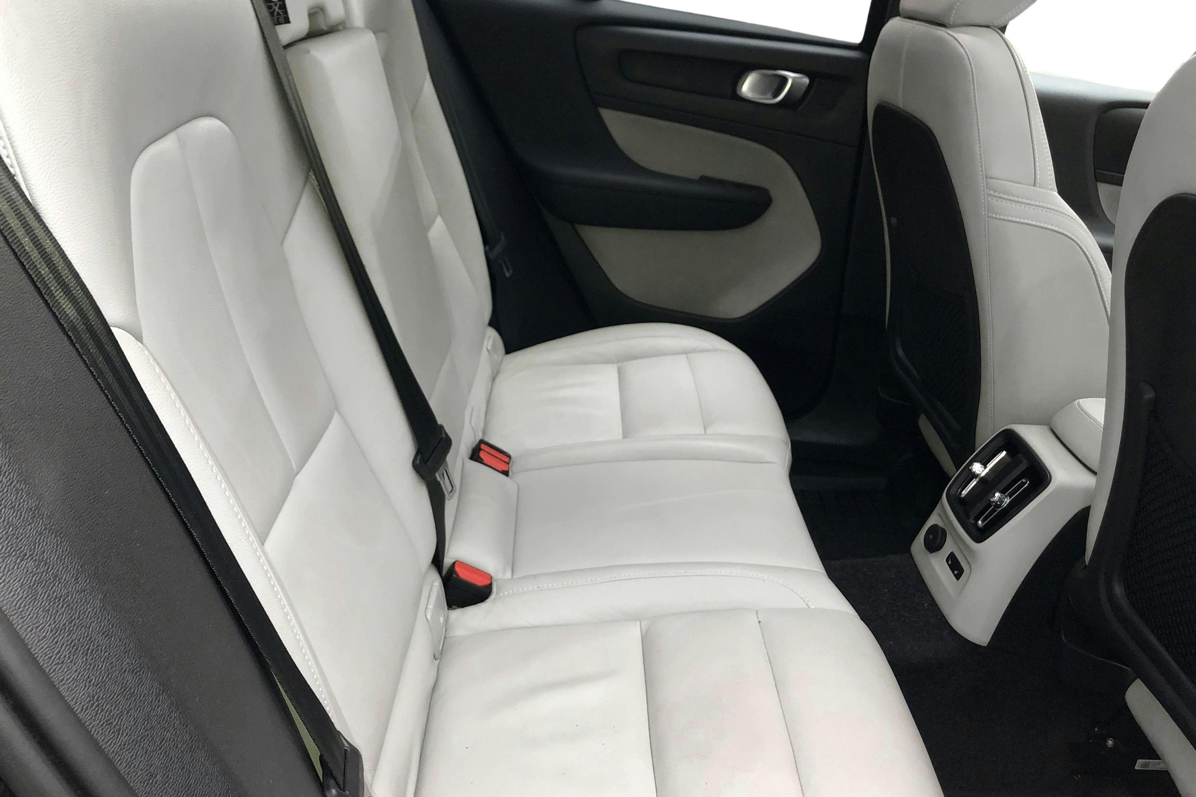 Volvo XC40 T5 2WD Twin Engine (262hk) - 93 220 km - Automatic - black - 2020
