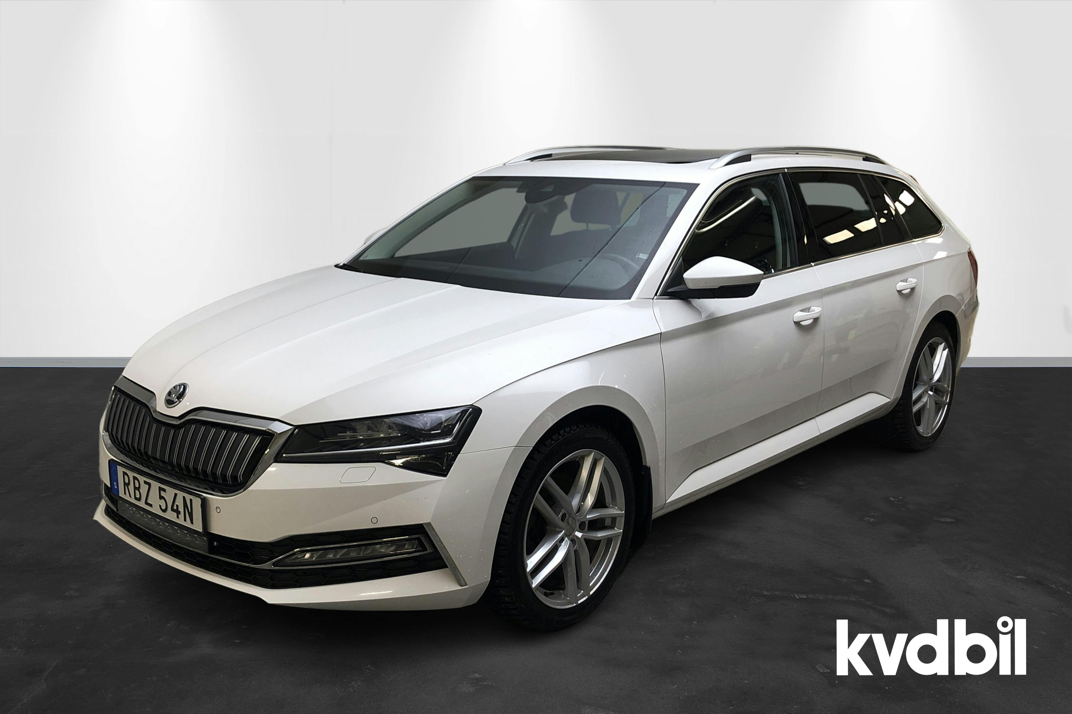 Skoda Superb 1.4 TSI PHEV Kombi (218hk) - 99 370 km - Automatic - white - 2021