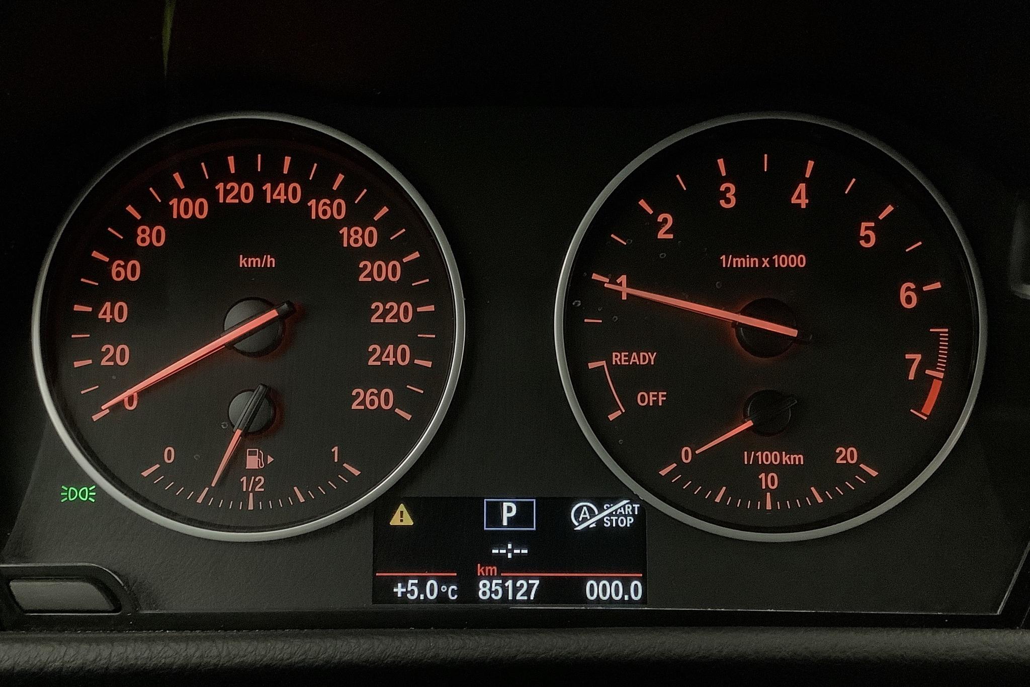 BMW 218i Active Tourer, F45 (136hk) - 85 130 km - Automatic - silver - 2016