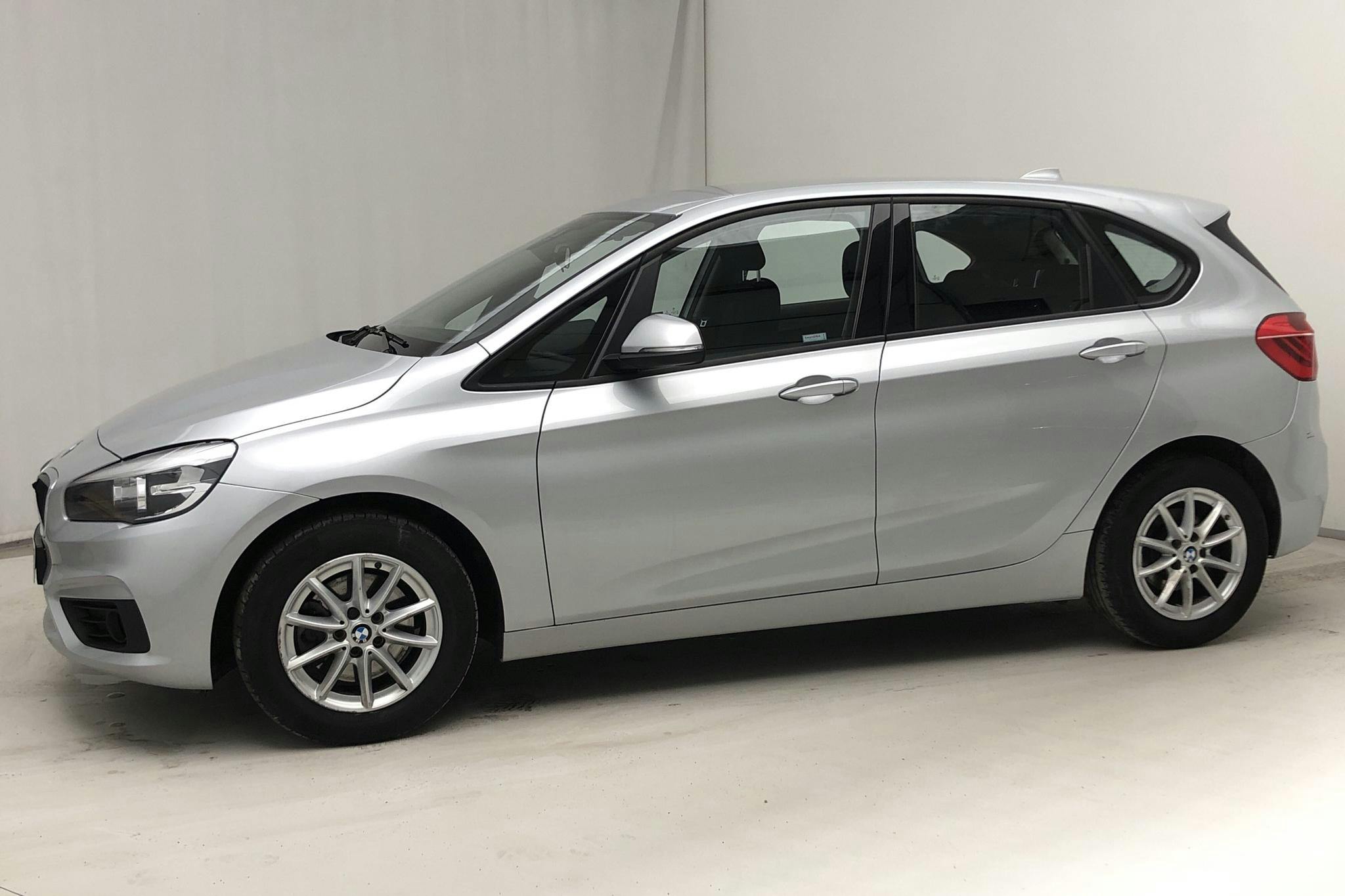 BMW 218i Active Tourer, F45 (136hk) - 8 513 mil - Automat - silver - 2016