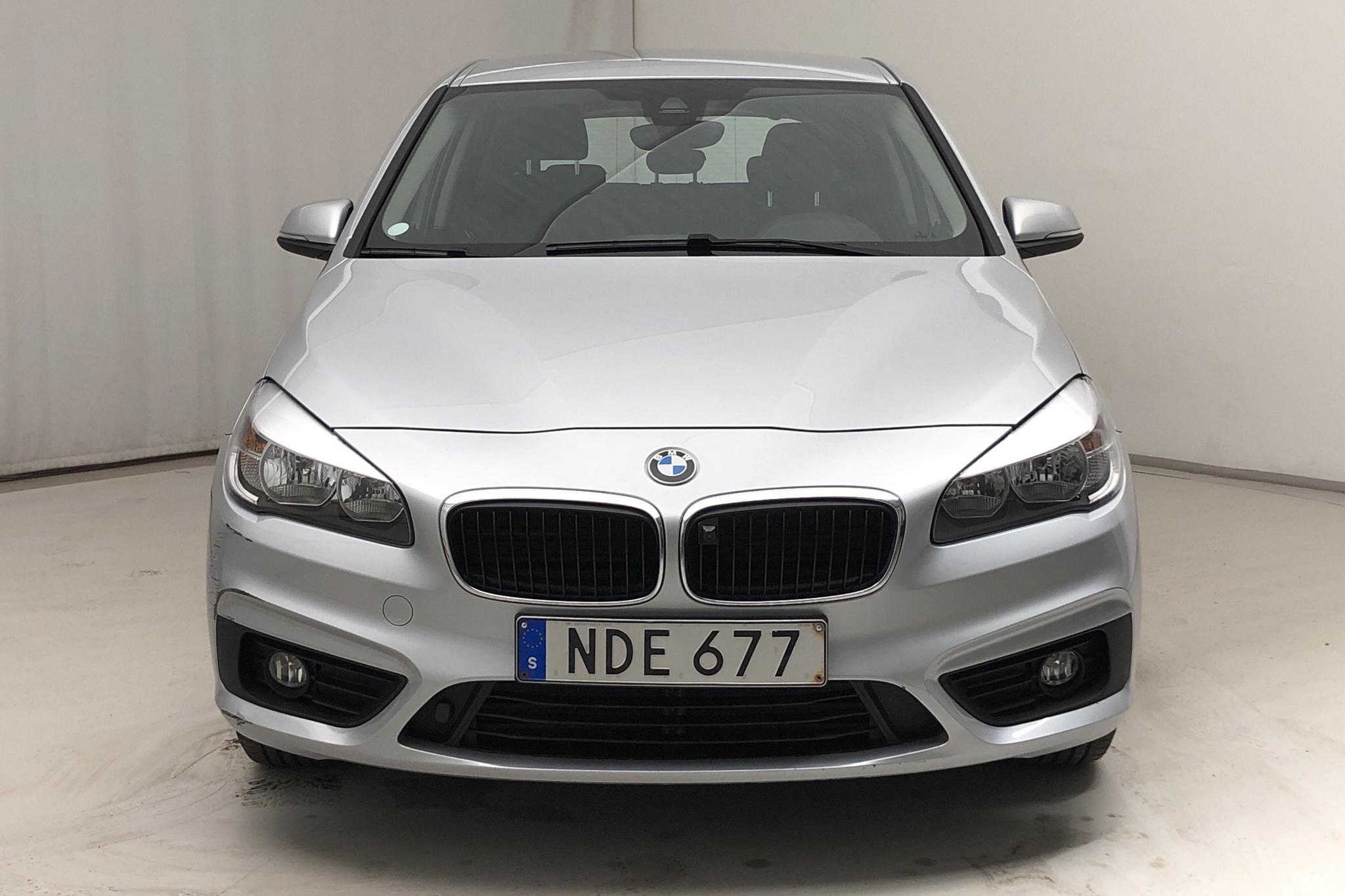 BMW 218i Active Tourer, F45 (136hk) - 8 513 mil - Automat - silver - 2016