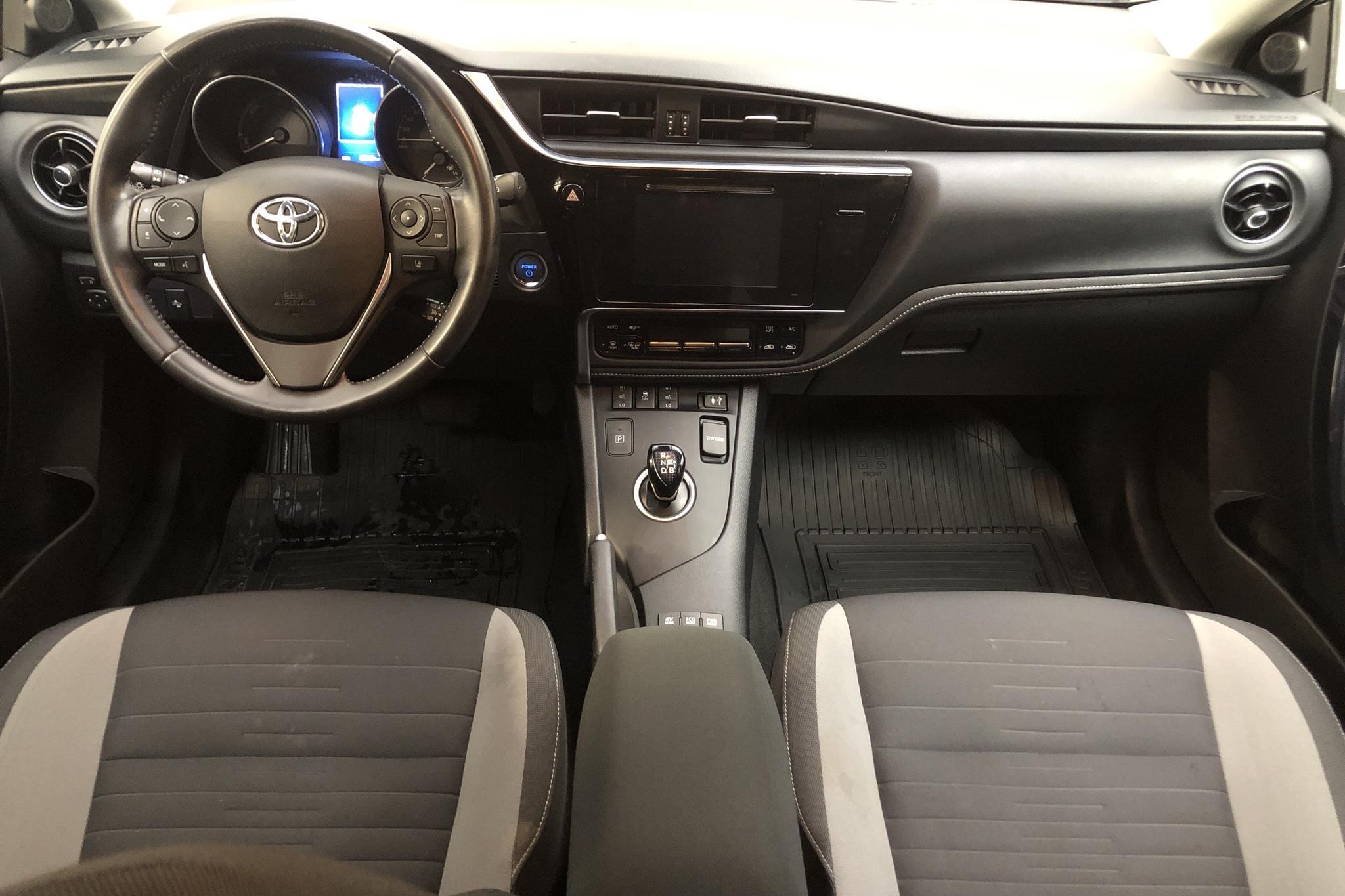 Toyota Auris 1.8 HSD Touring Sports (99hk) - 89 030 km - Automatic - black - 2015