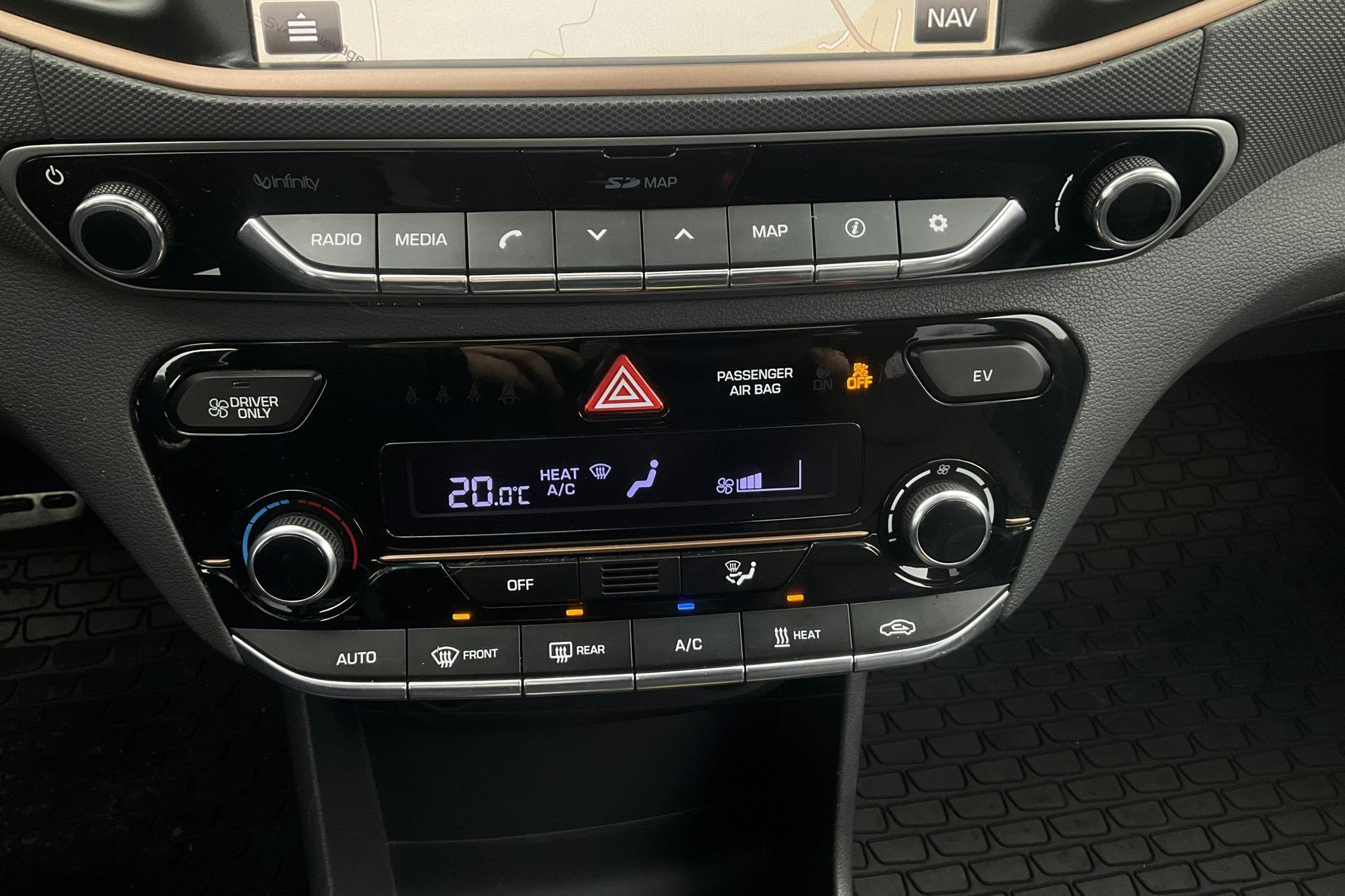 Hyundai IONIQ Electric (120hk) - 7 116 mil - Automat - vit - 2019