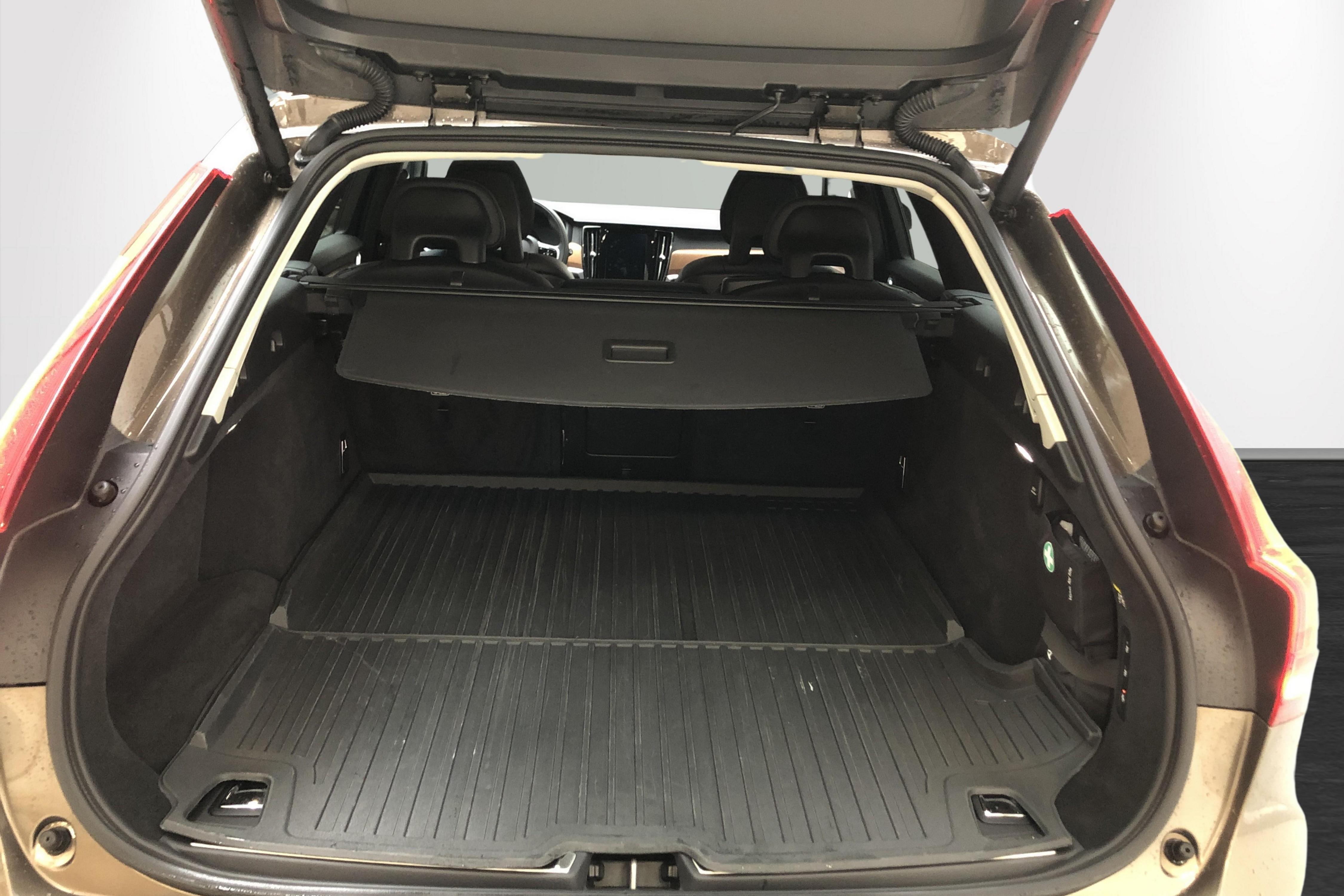 Volvo V90 T6 AWD (310hk) - 3 994 mil - Automat - brun - 2018