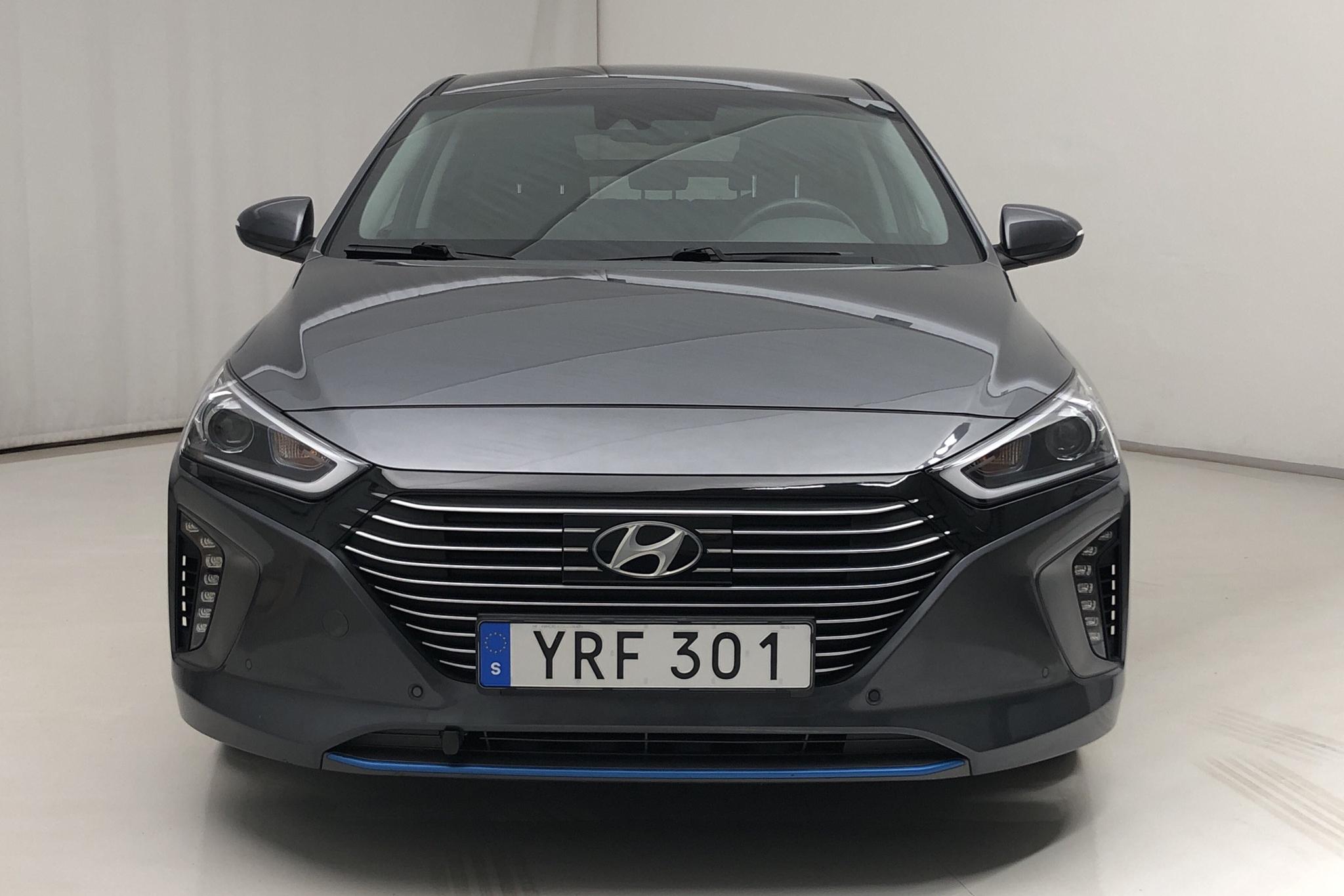 Hyundai IONIQ Hybrid (141hk) - 1 792 mil - Automat - grå - 2019