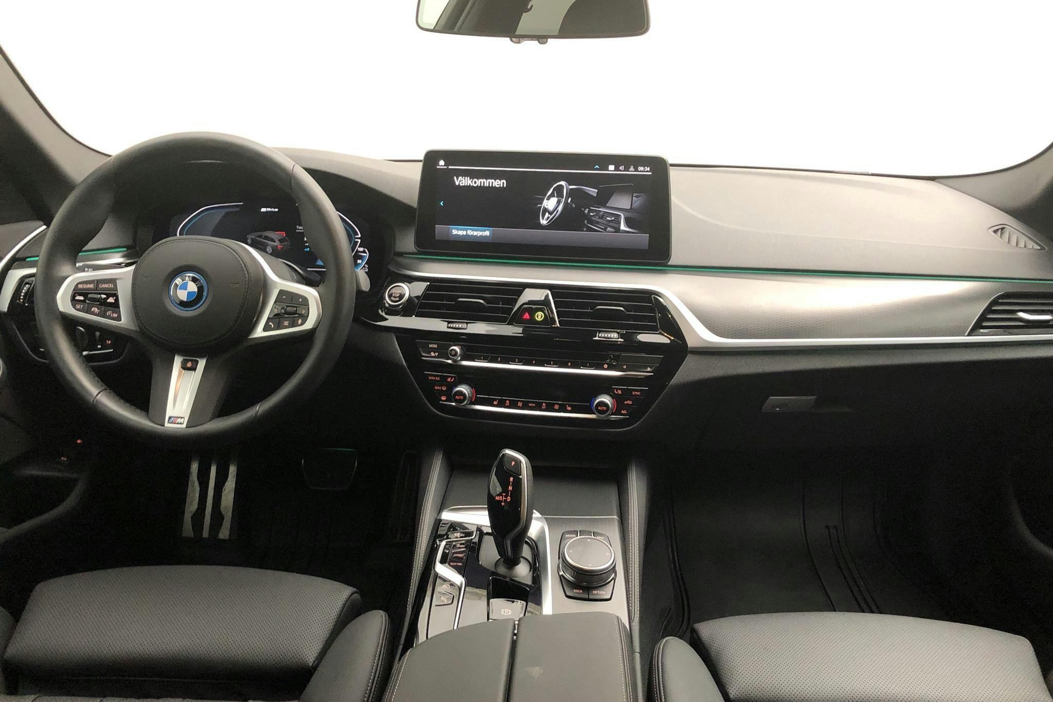 BMW 530e xDrive Touring, G31 12kWh LCI (292hk) - 719 mil - Automat - grå - 2023