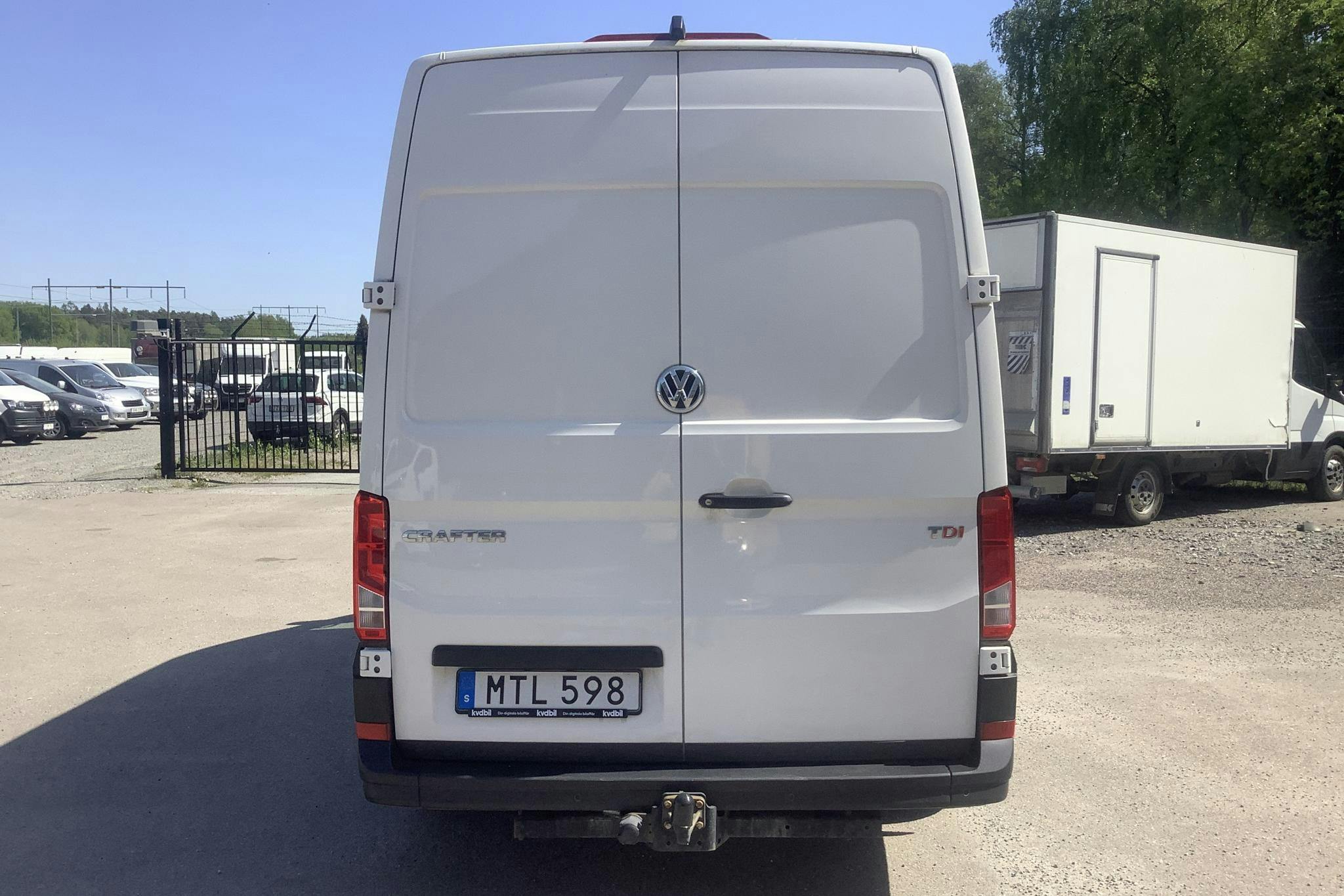 VW Crafter 35 2.0 TDI Skåp (177hk) - 4 403 mil - Manuell - vit - 2017
