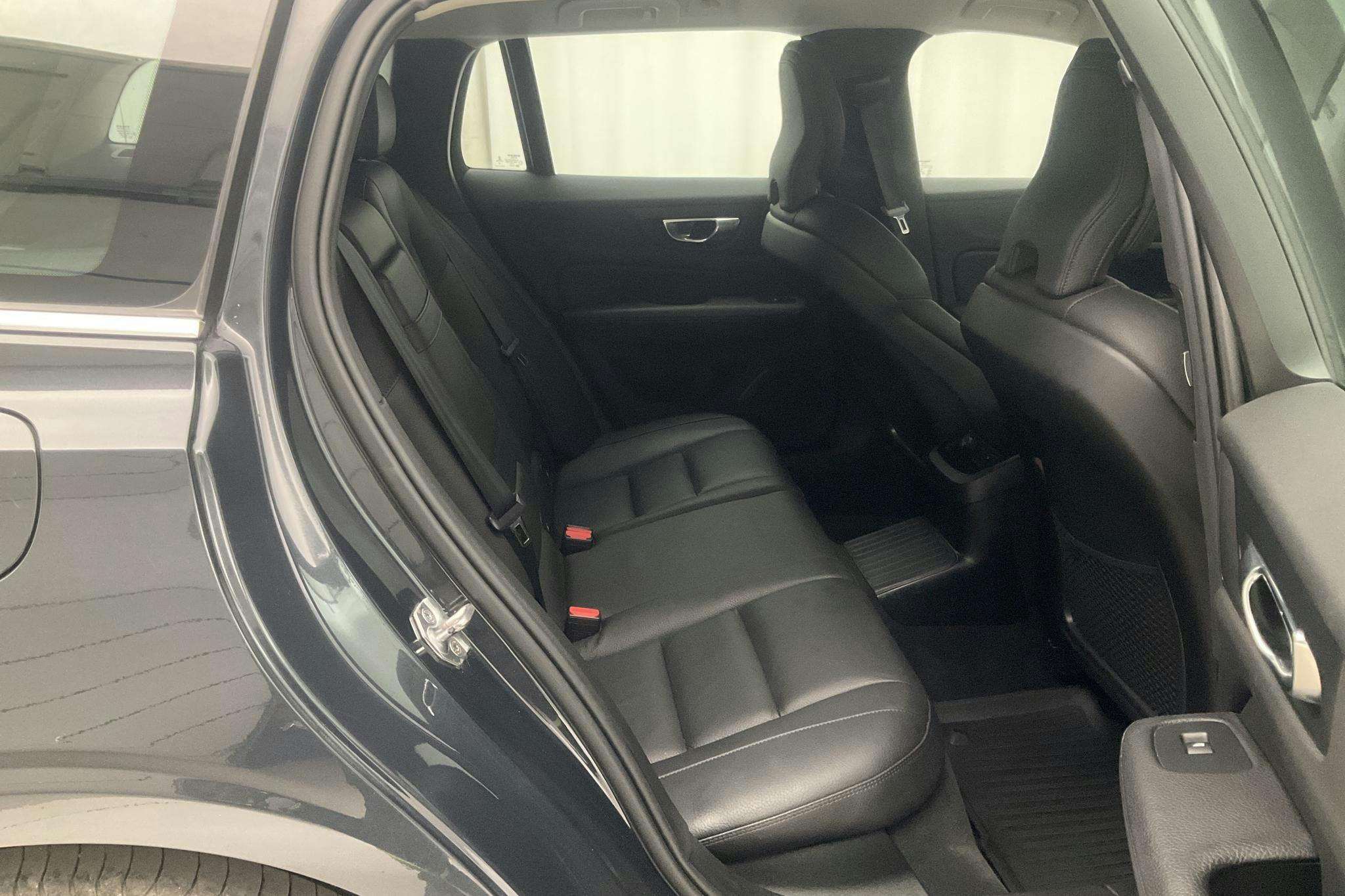 Volvo V60 T6 AWD Twin Engine (340hk) - 7 125 mil - Automat - grå - 2020