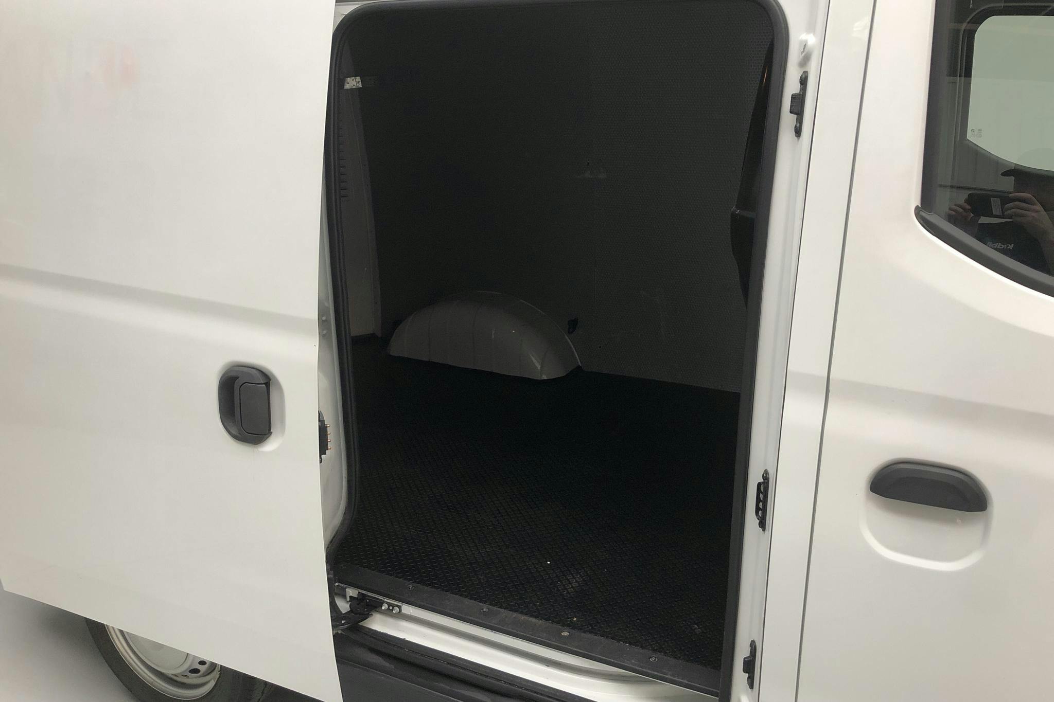 Maxus e-Deliver 3 52.5 kWh (122hk) - 21 620 km - Automatic - white - 2020
