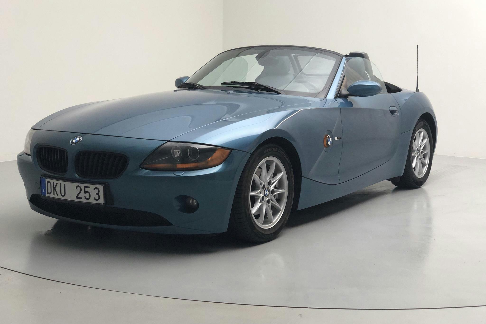 BMW Z4 2.5i Roadster (192hk) - 135 520 km - Manual - Light Blue - 2004