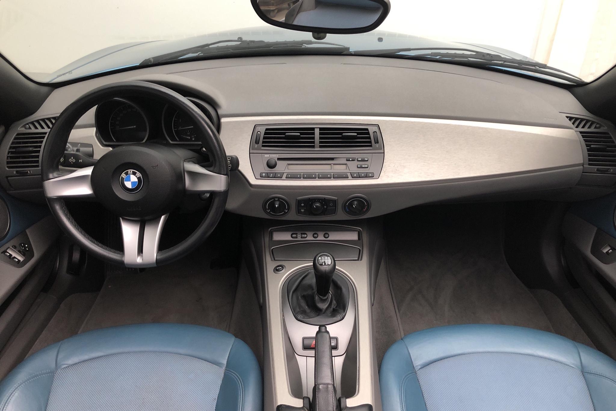BMW Z4 2.5i Roadster (192hk) - 135 520 km - Manual - Light Blue - 2004