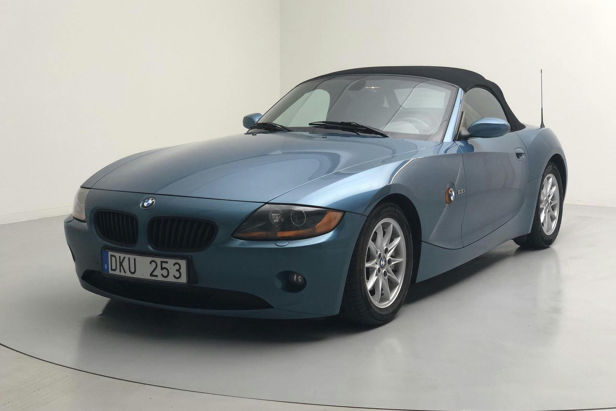 BMW Z4 2.5i Roadster (192hk) - 135 520 km - Manual - Light Blue - 2004