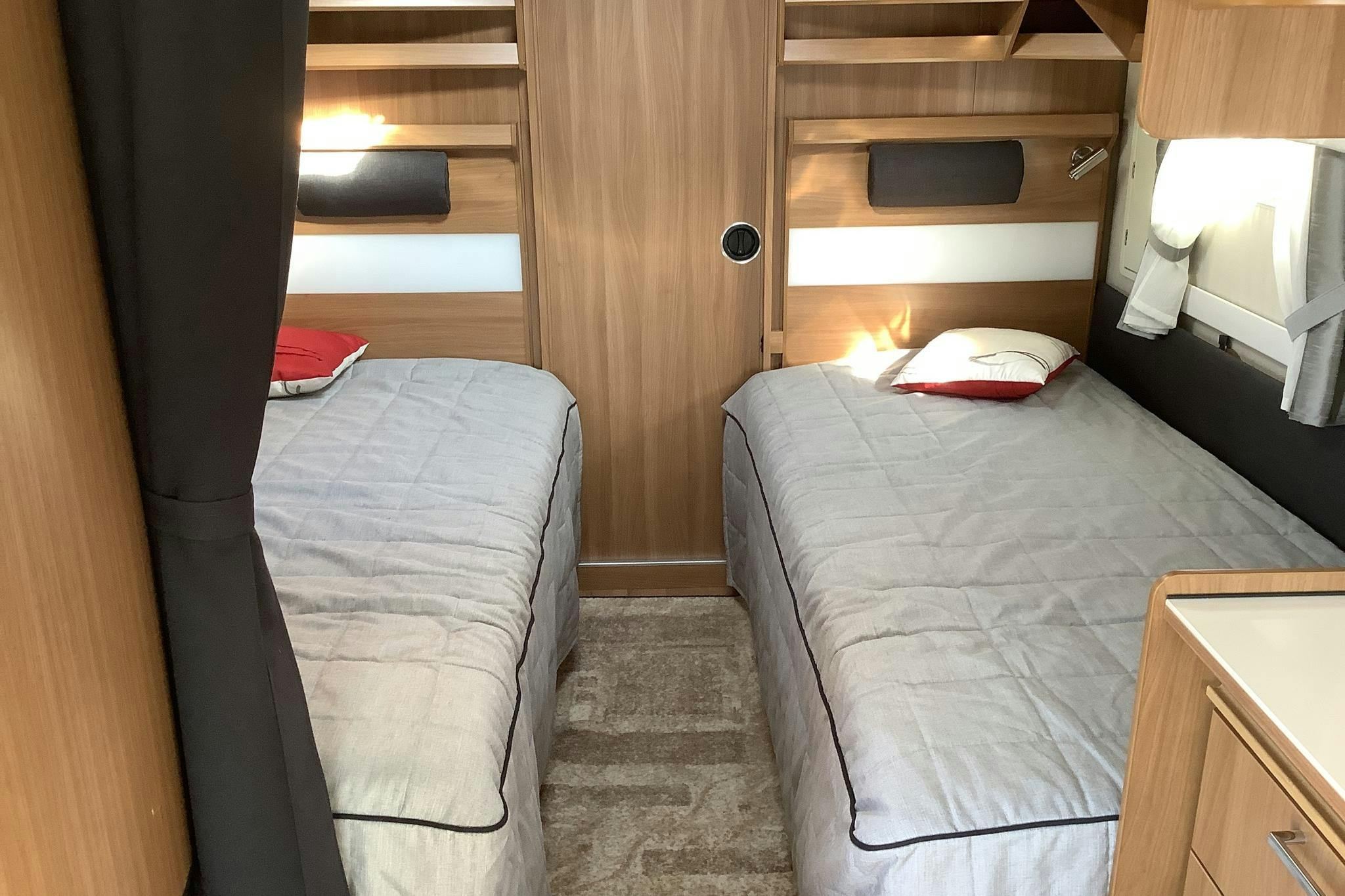 KABE SAFIR ETDL KS Husvagn med förtält - 0 km - white - 2015