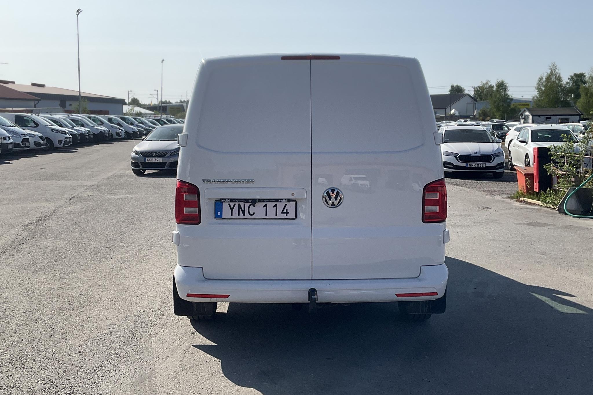 VW Transporter T6 2.0 TDI BMT Skåp (150hk) - 132 630 km - Automatic - white - 2018