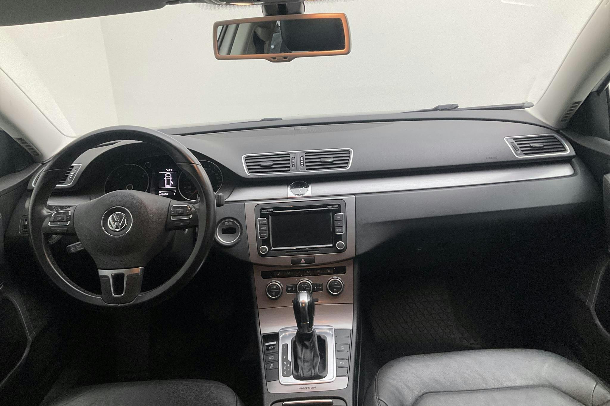 VW Passat 2.0 TDI BlueMotion Technology Variant 4Motion (170hk) - 16 903 mil - Automat - vit - 2013