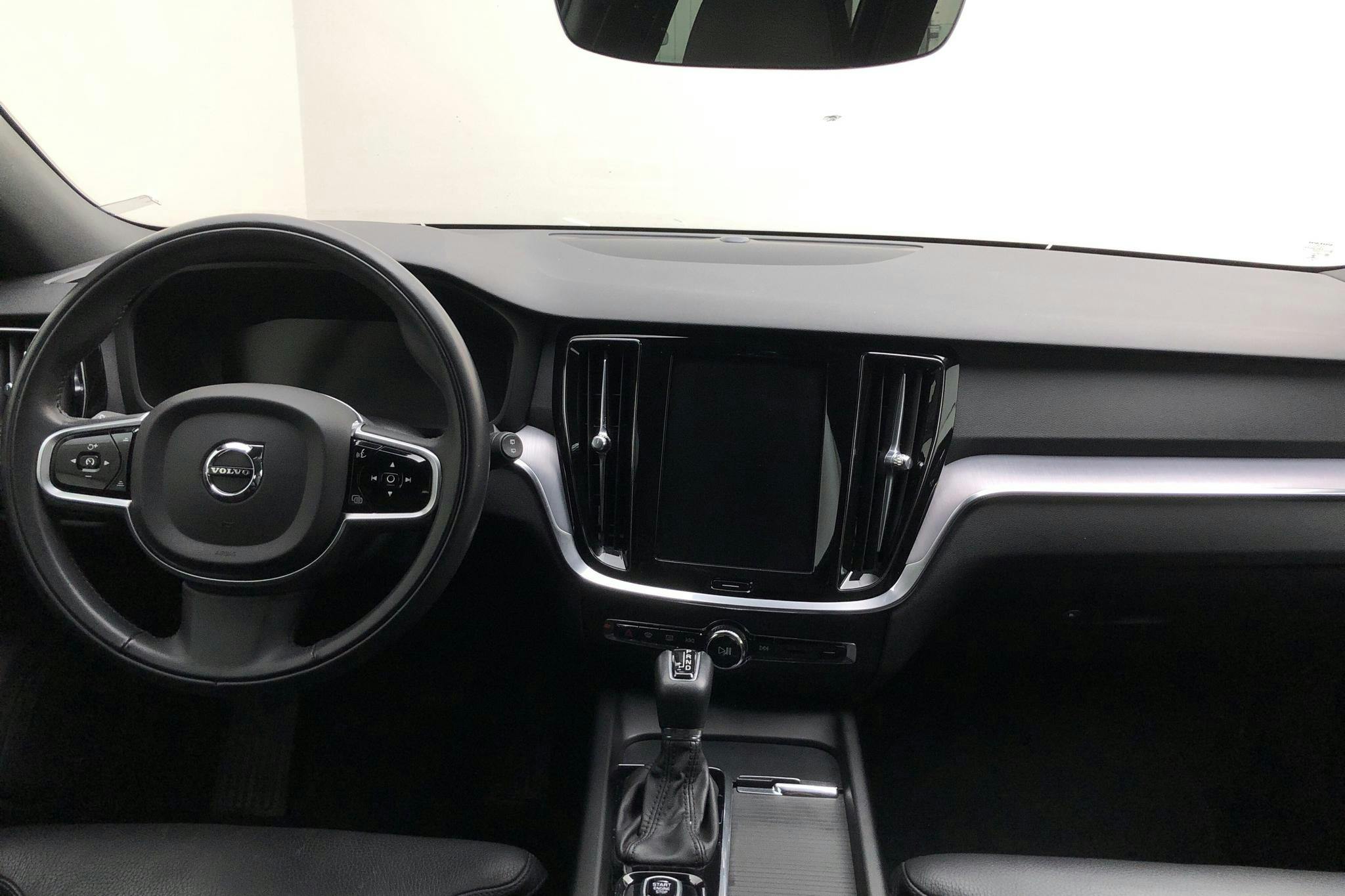 Volvo V60 D4 Cross Country AWD (190hk) - 16 231 mil - Automat - svart - 2020