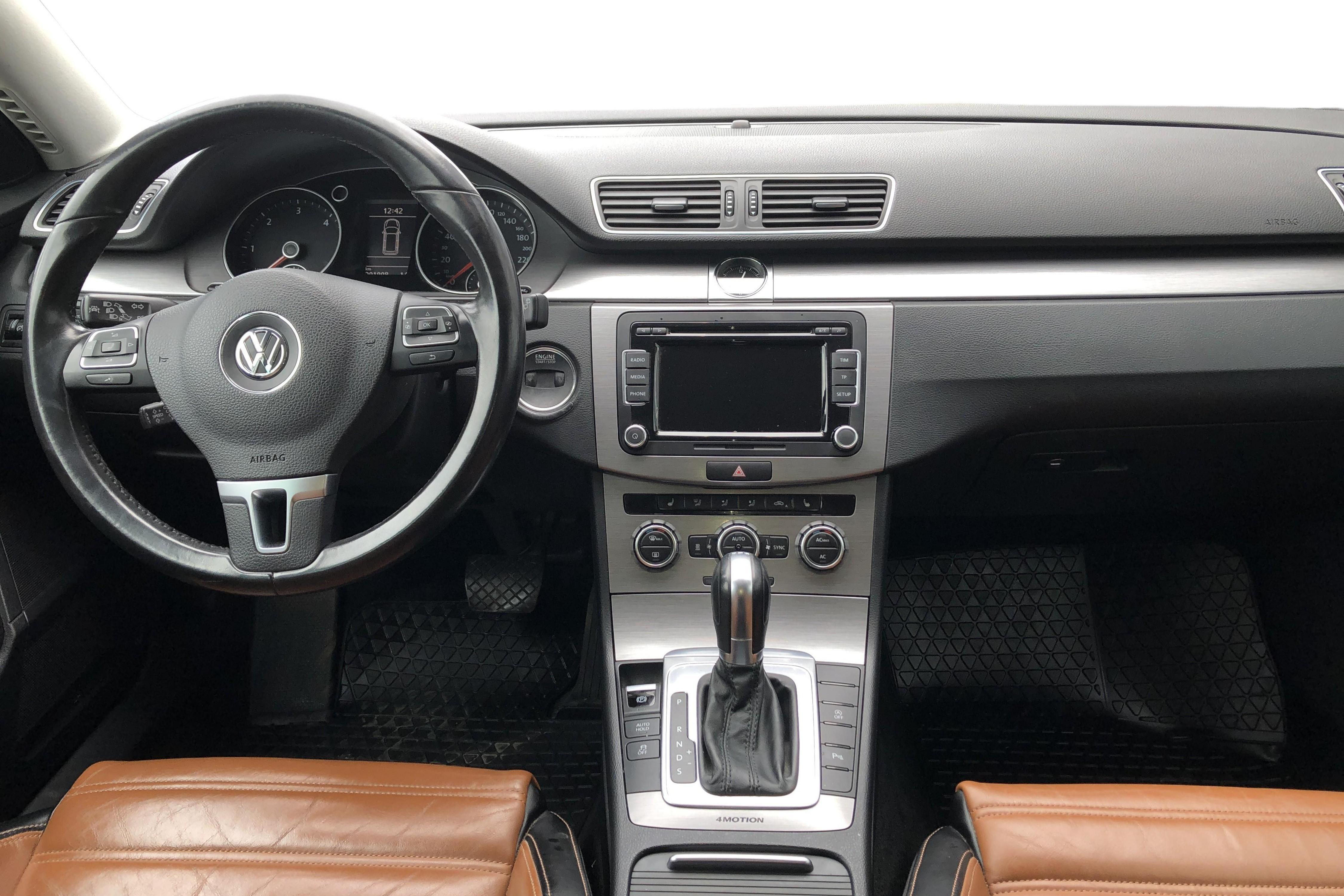 VW Passat 2.0 TDI BlueMotion Technology Variant 4Motion (170hk) - 20 190 mil - Automat - vit - 2012