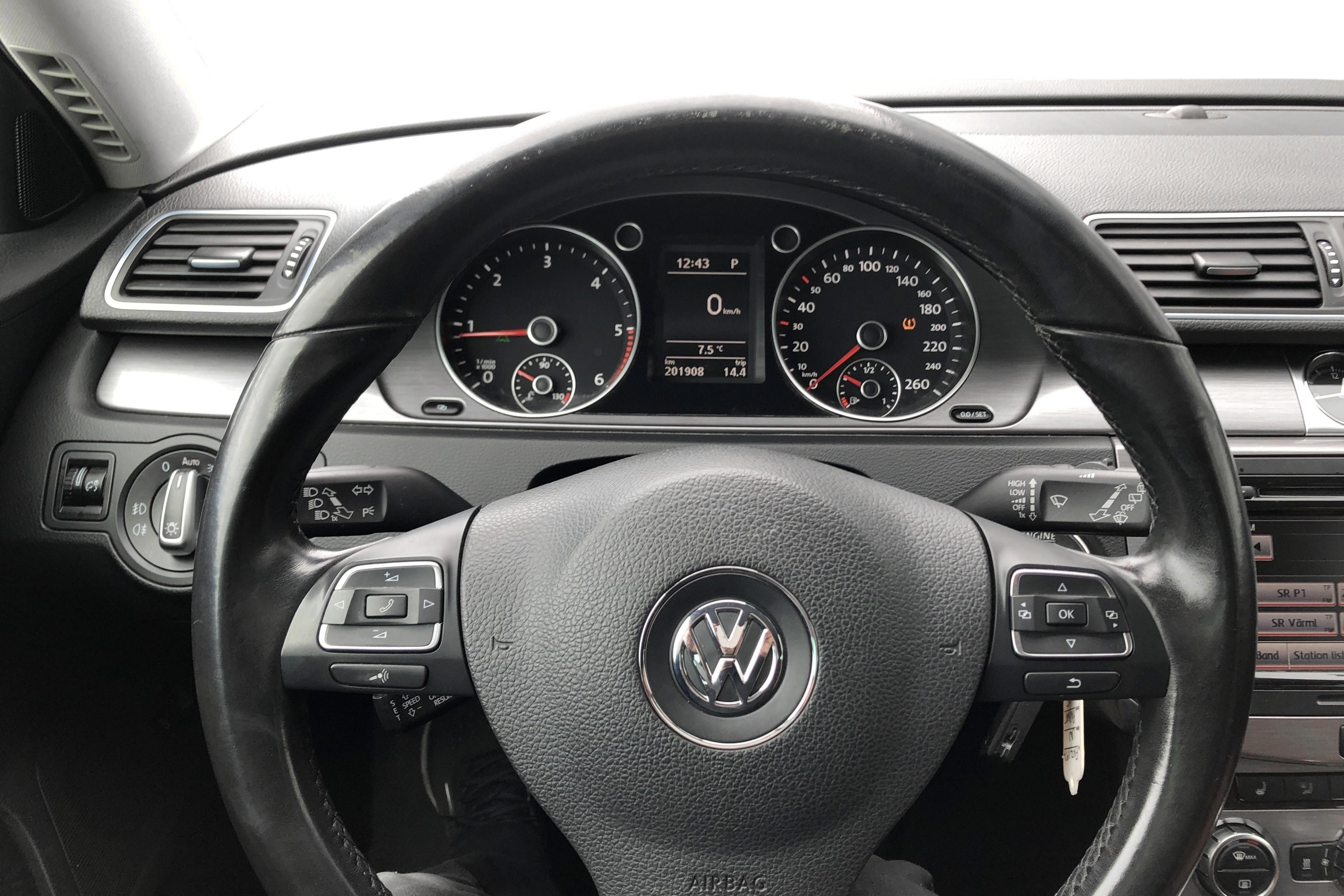VW Passat 2.0 TDI BlueMotion Technology Variant 4Motion (170hk) - 20 190 mil - Automat - vit - 2012