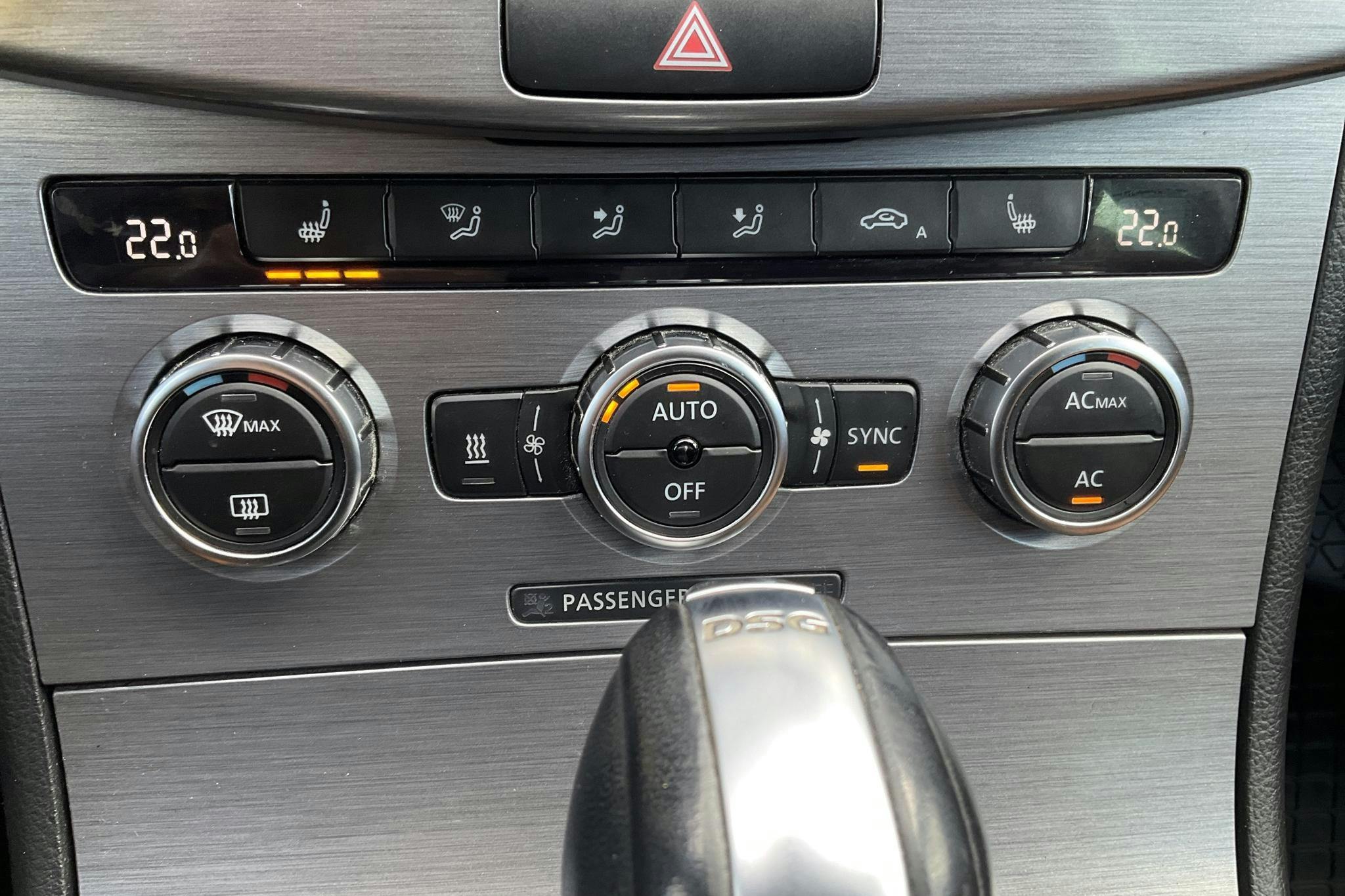 VW Passat 2.0 TDI BlueMotion Technology Variant 4Motion (170hk) - 201 900 km - Automatic - white - 2012